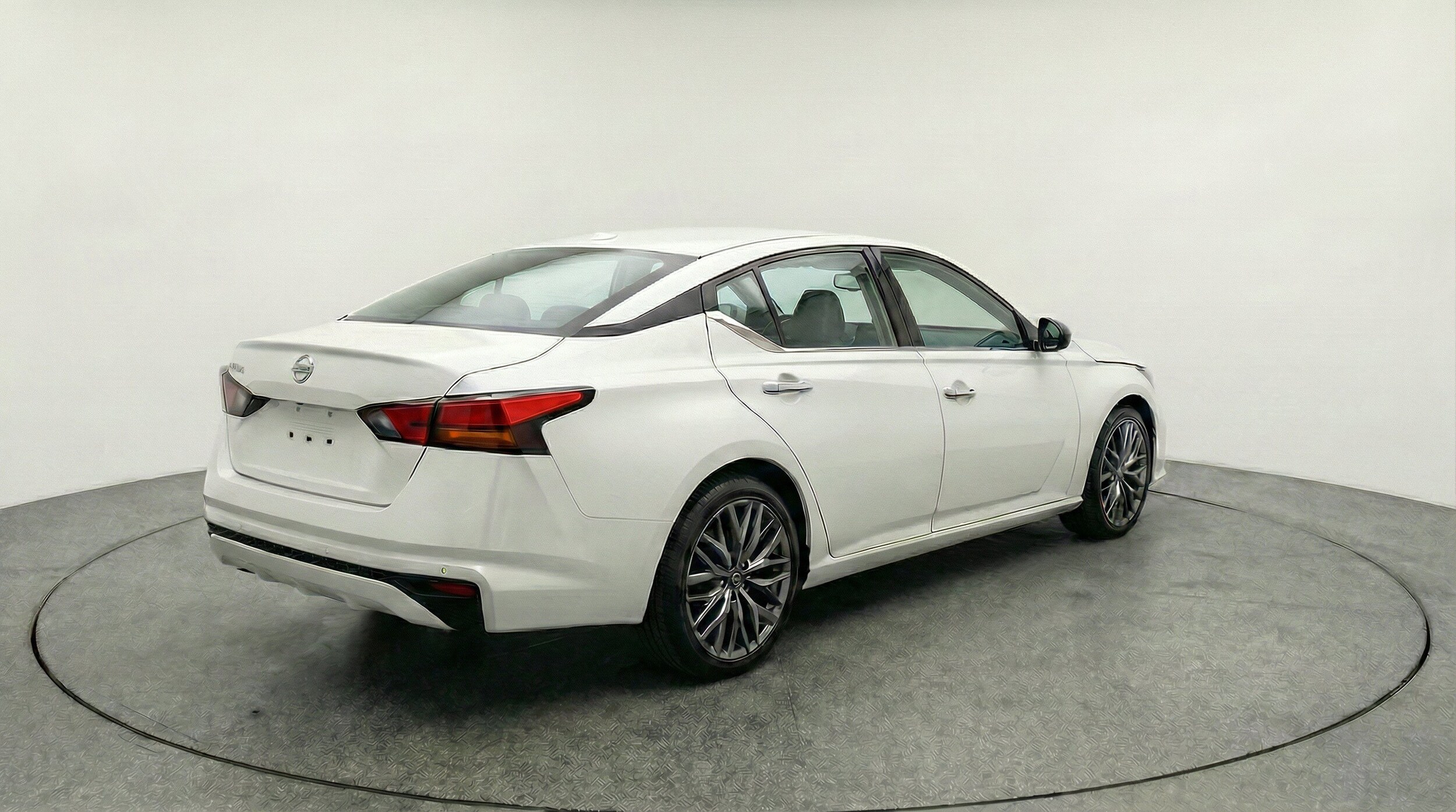 Thumbnail: 2025 Nissan Altima - 9