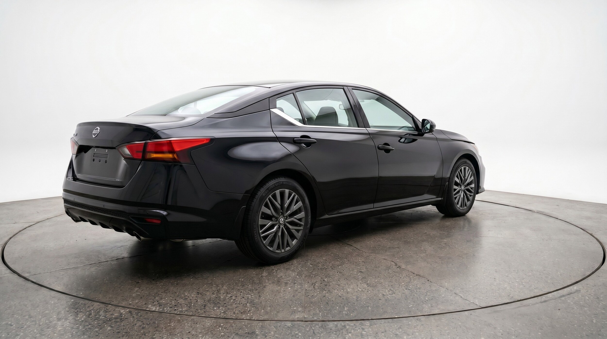 Thumbnail: 2025 Nissan Altima - 9