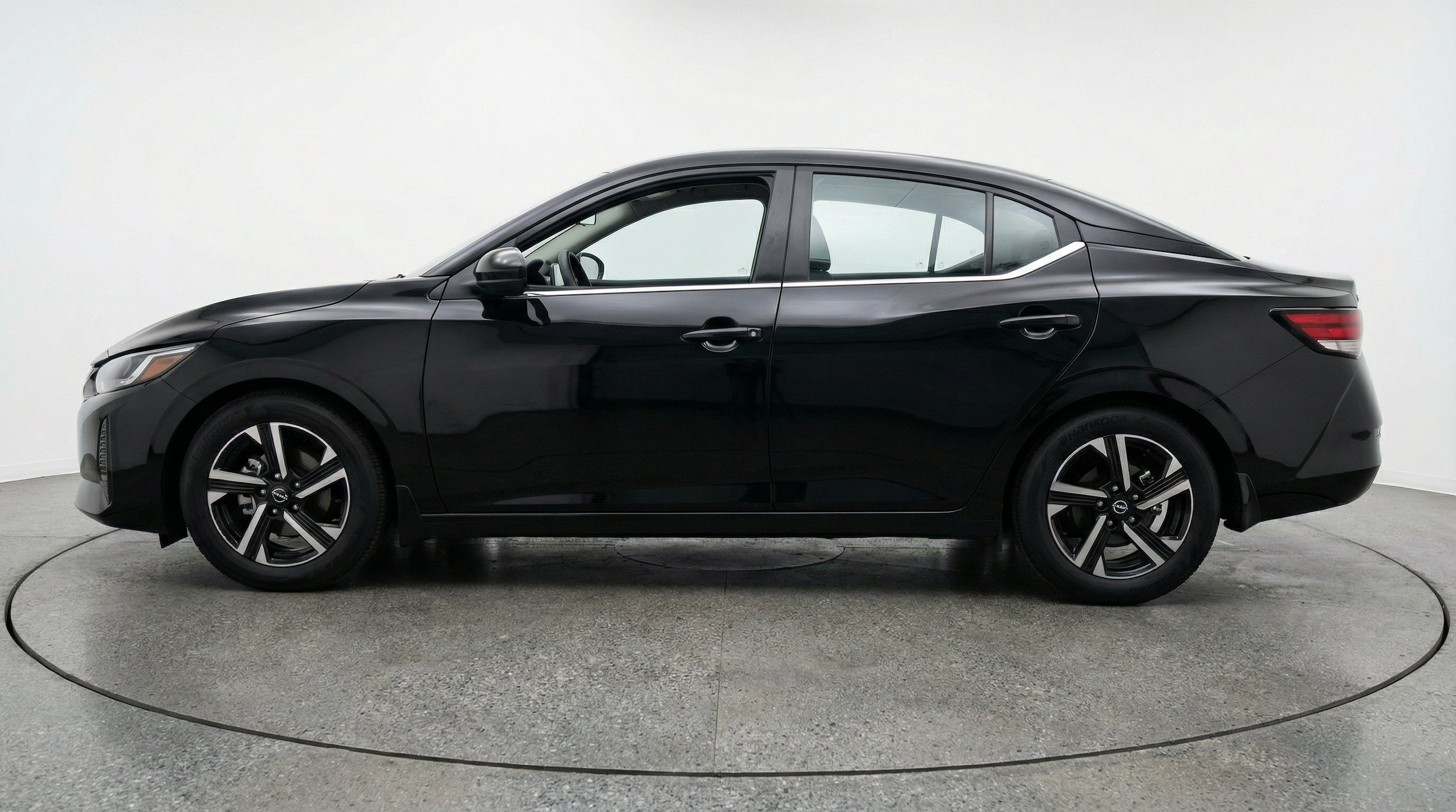Thumbnail: 2025 Nissan Sentra - 5