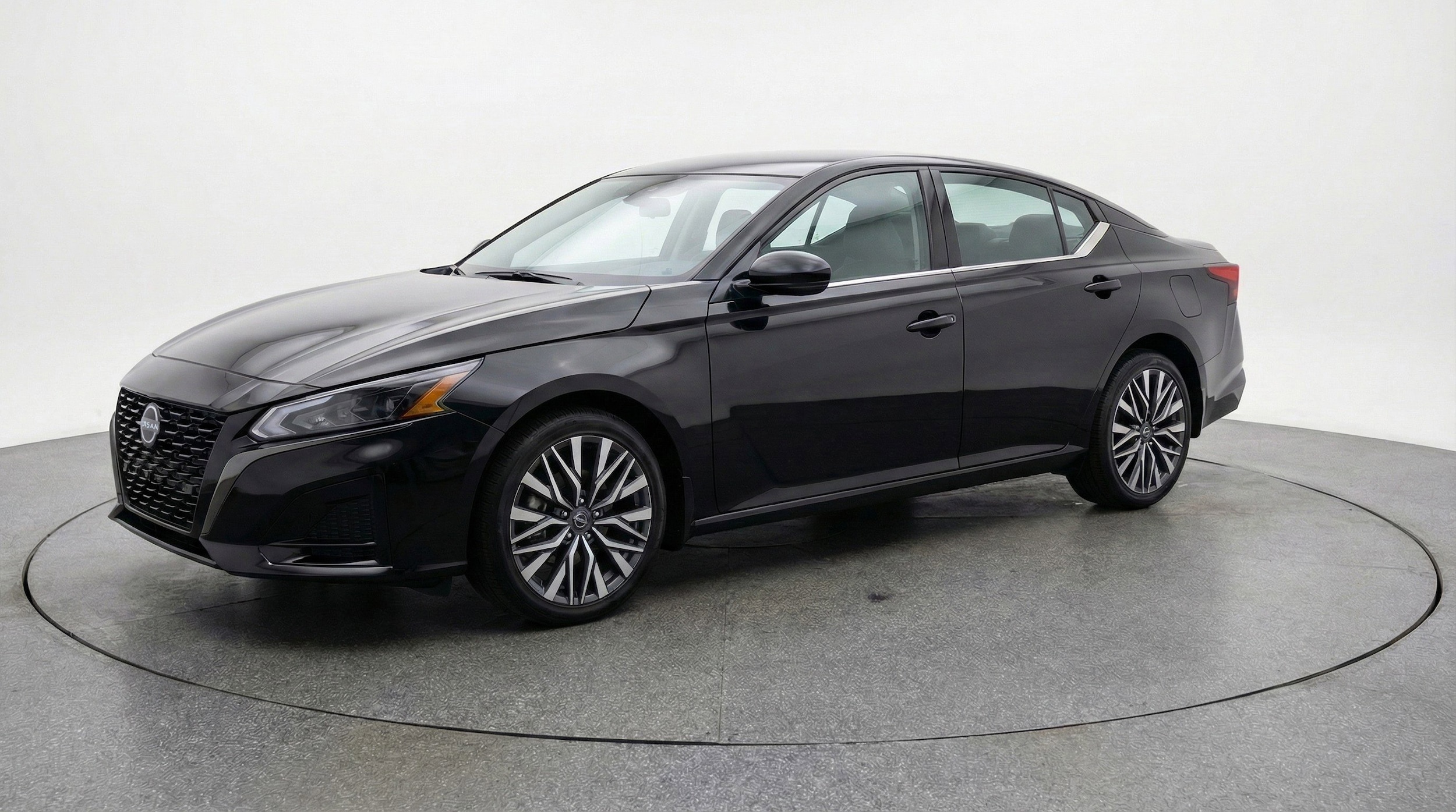 Thumbnail: 2025 Nissan Altima - 3