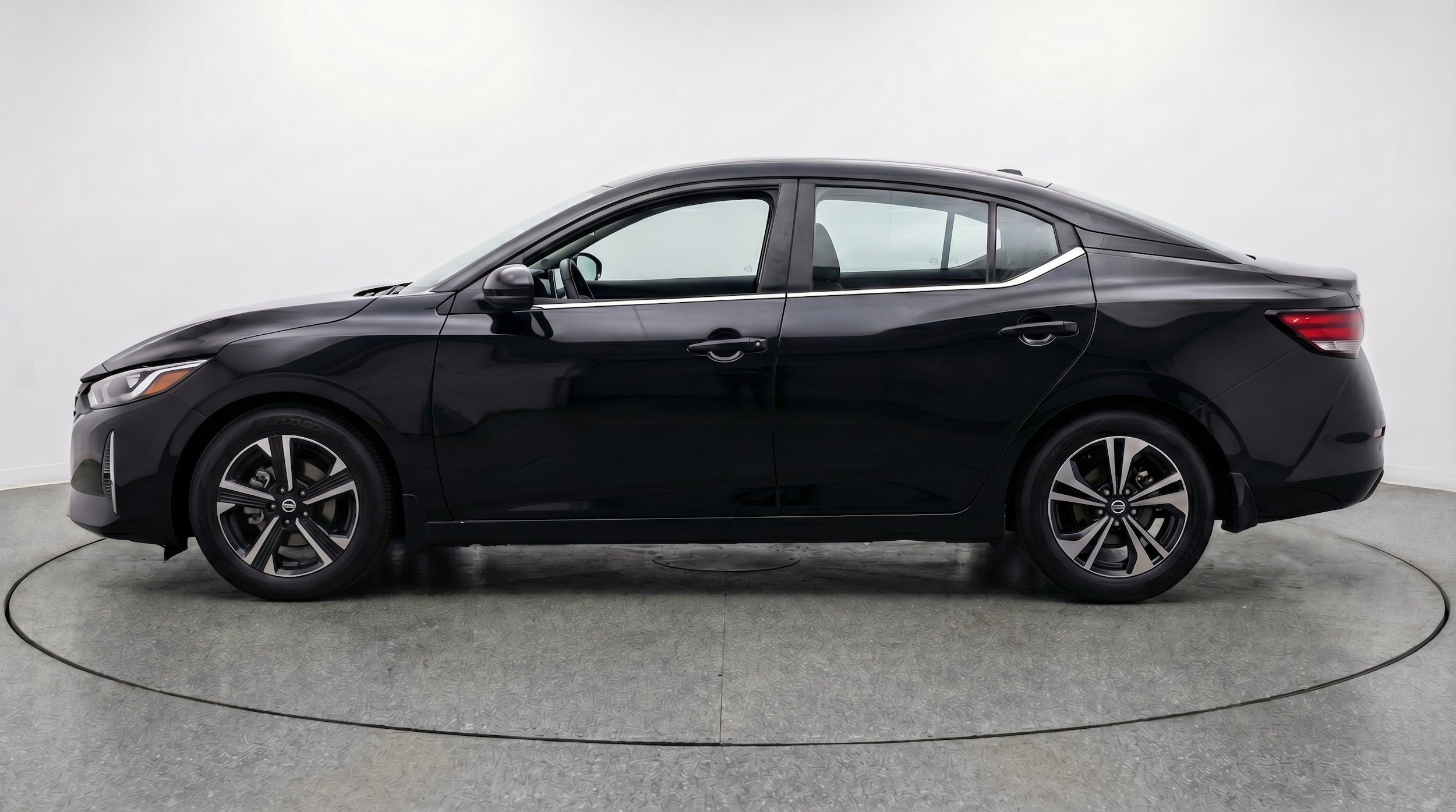 Thumbnail: 2025 Nissan Sentra - 5