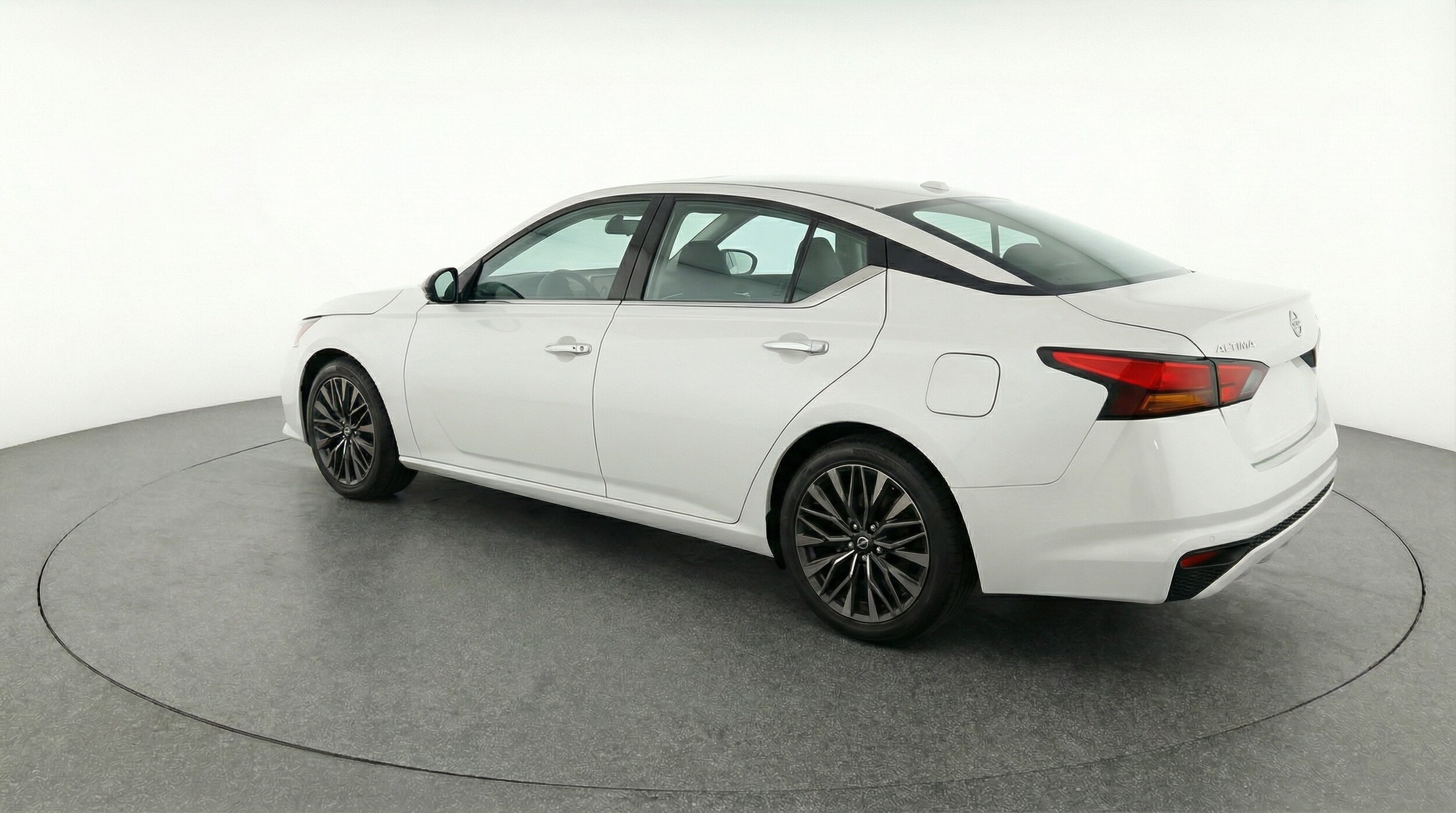 Thumbnail: 2025 Nissan Altima - 5