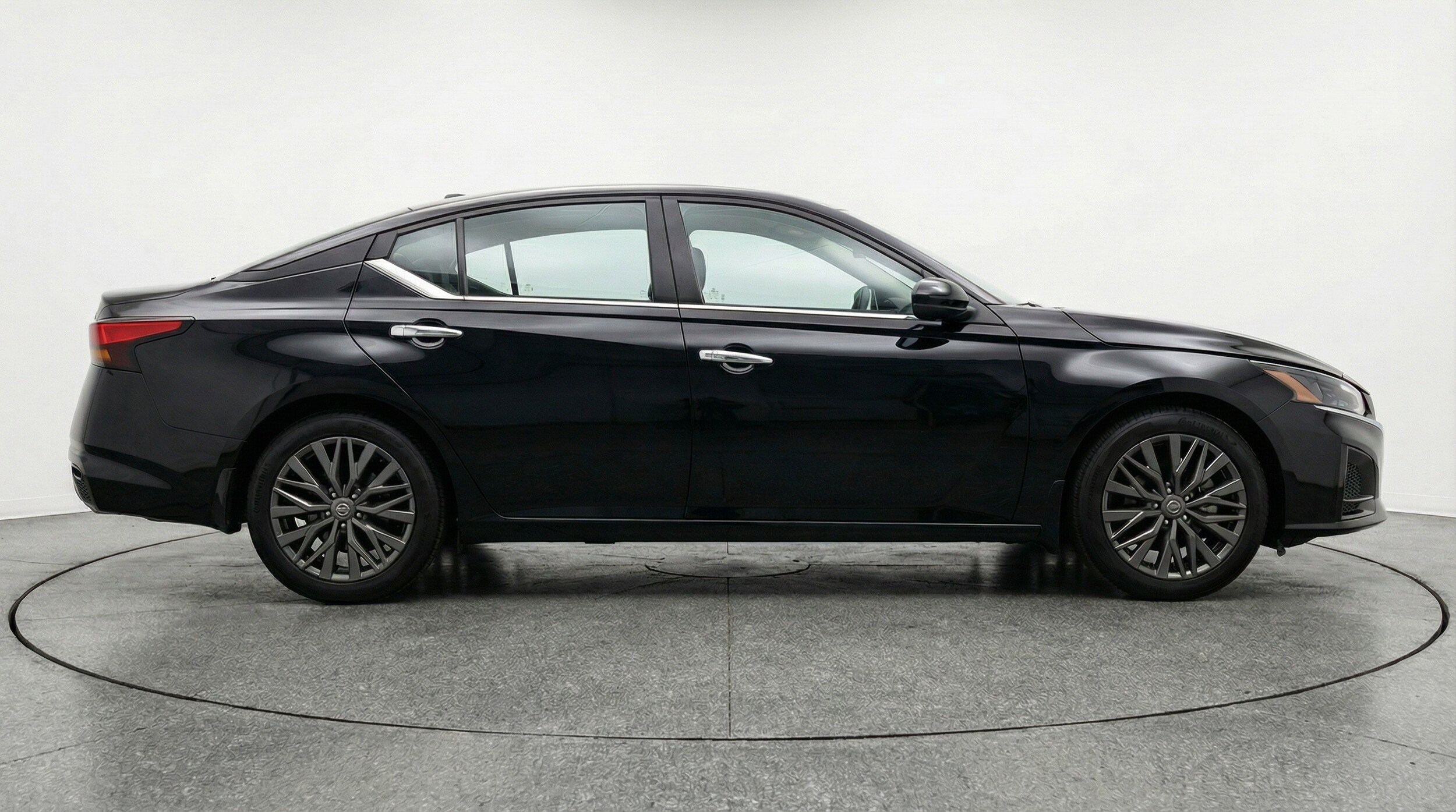 Thumbnail: 2025 Nissan Altima - 11