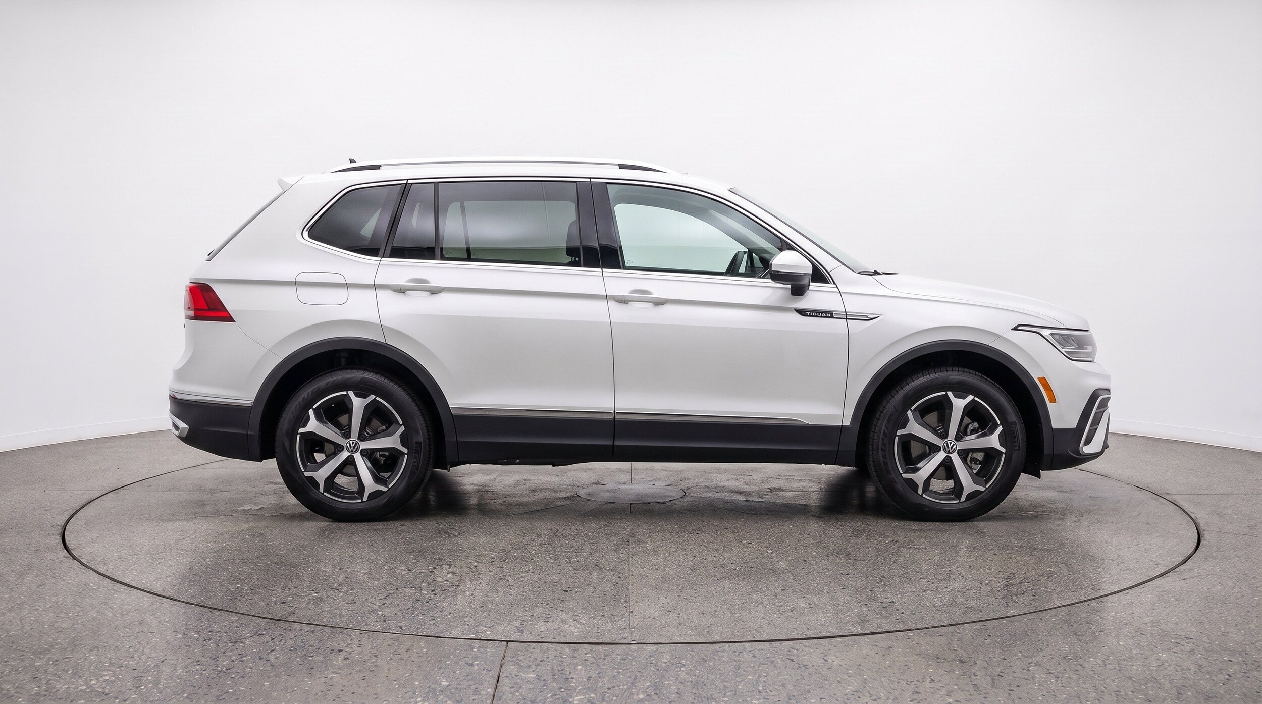 Thumbnail: 2026 Volkswagen Tiguan - 10
