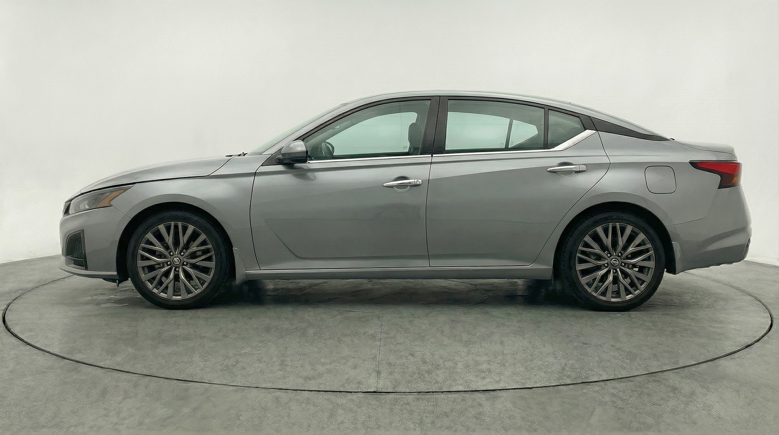 Thumbnail: 2025 Nissan Altima - 4