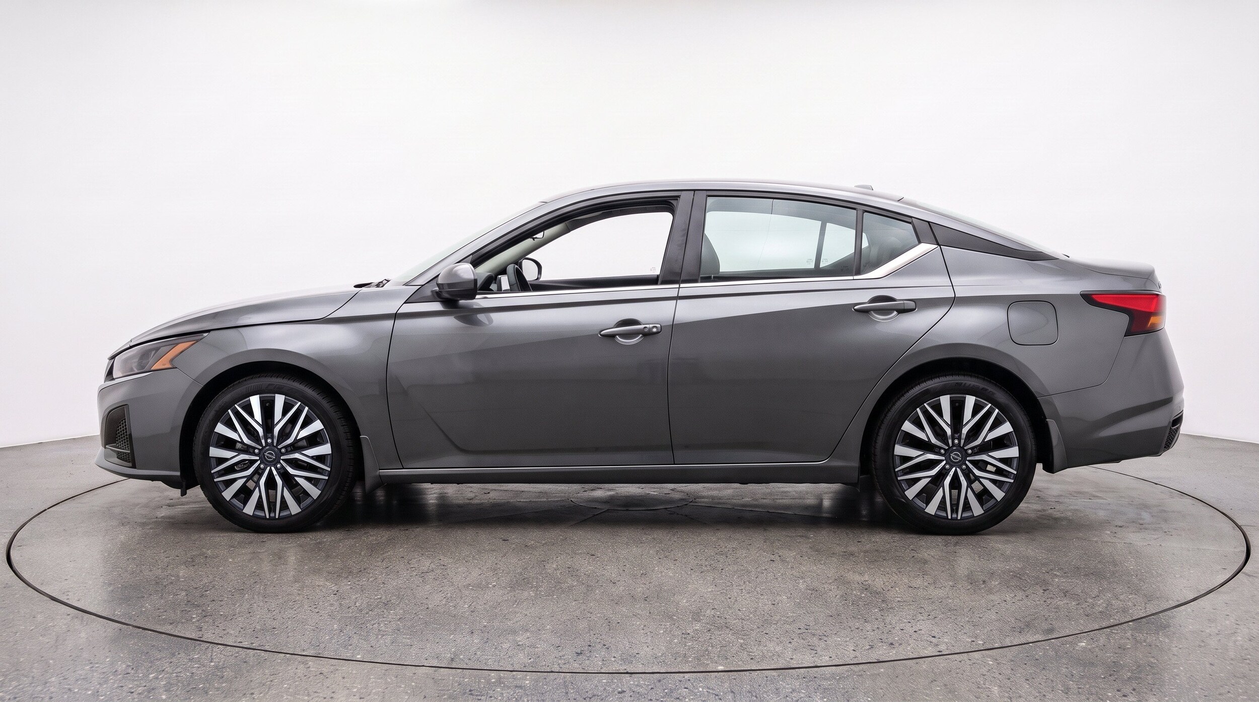 Thumbnail: 2025 Nissan Altima - 5