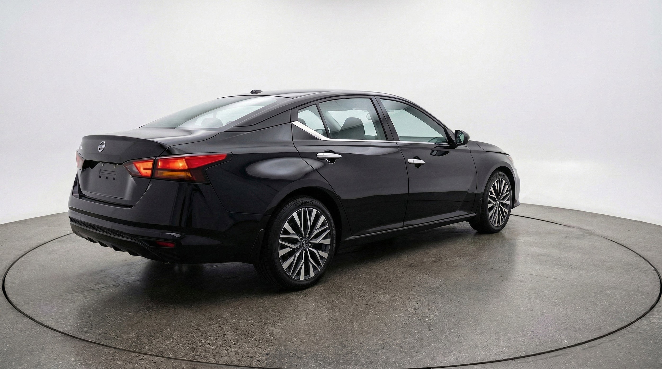 Thumbnail: 2025 Nissan Altima - 9