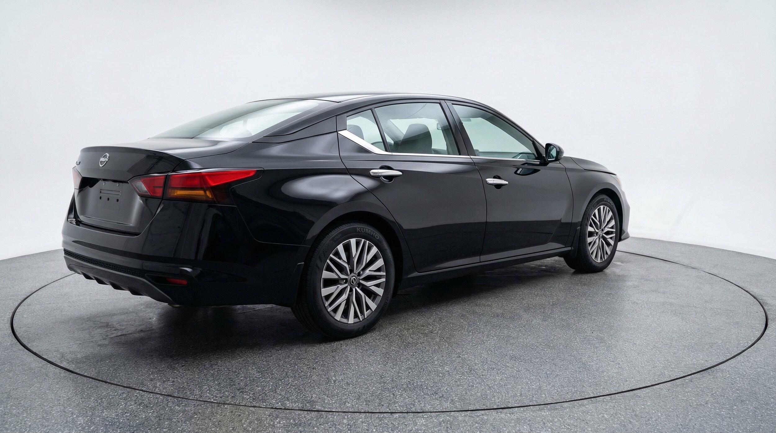 Thumbnail: 2025 Nissan Altima - 9