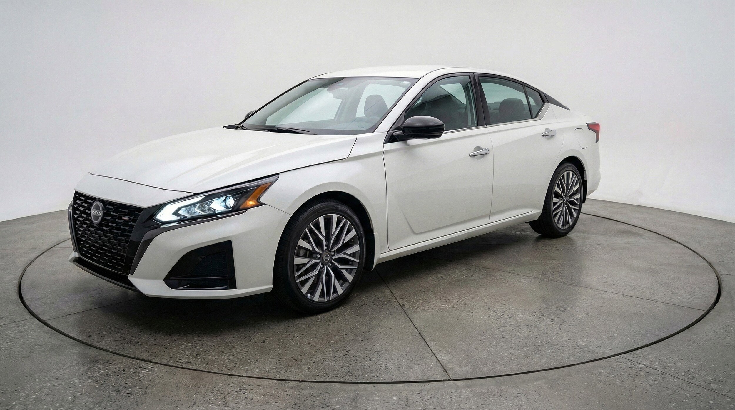 Thumbnail: 2025 Nissan Altima - 3