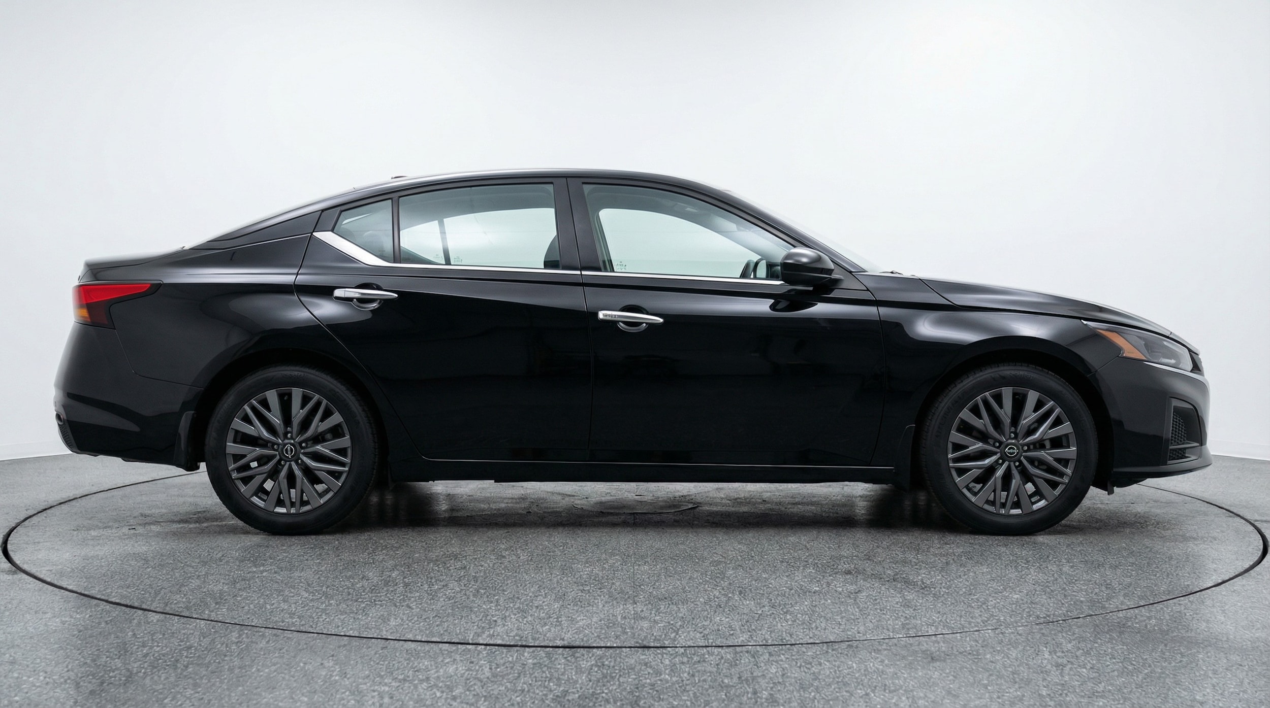 Thumbnail: 2025 Nissan Altima - 8