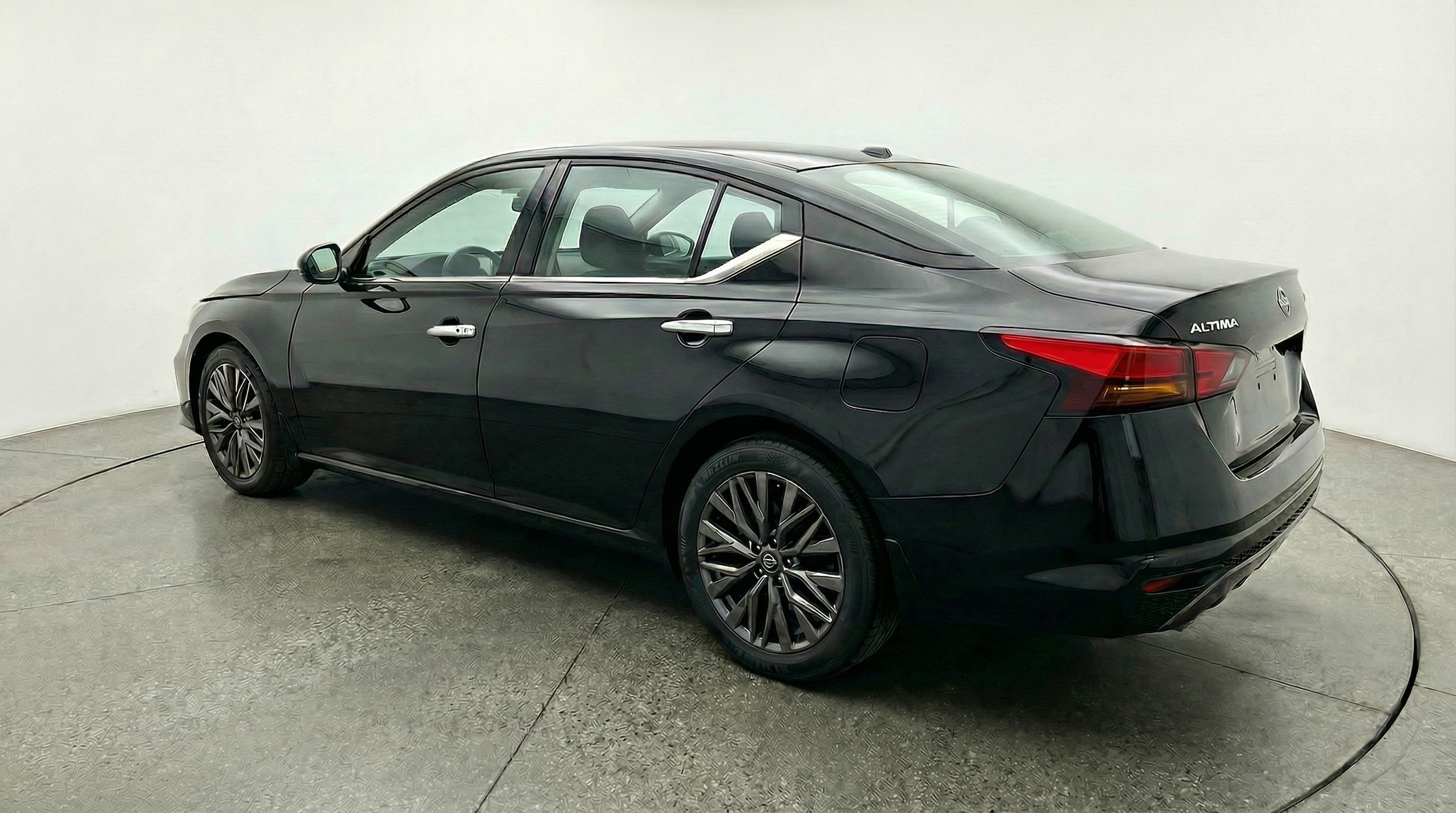 Thumbnail: 2025 Nissan Altima - 5