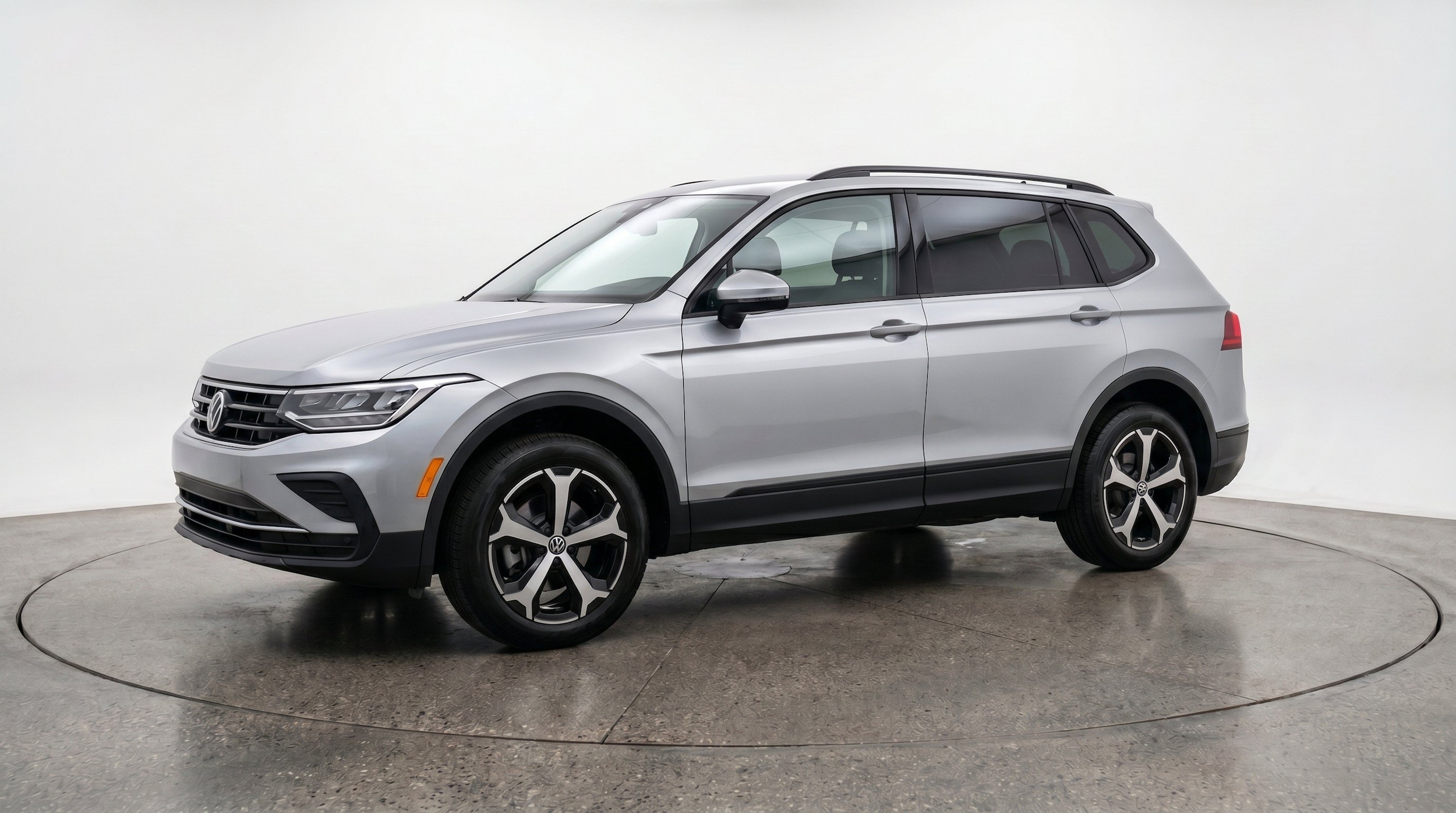 Thumbnail: 2026 Volkswagen Tiguan - 3