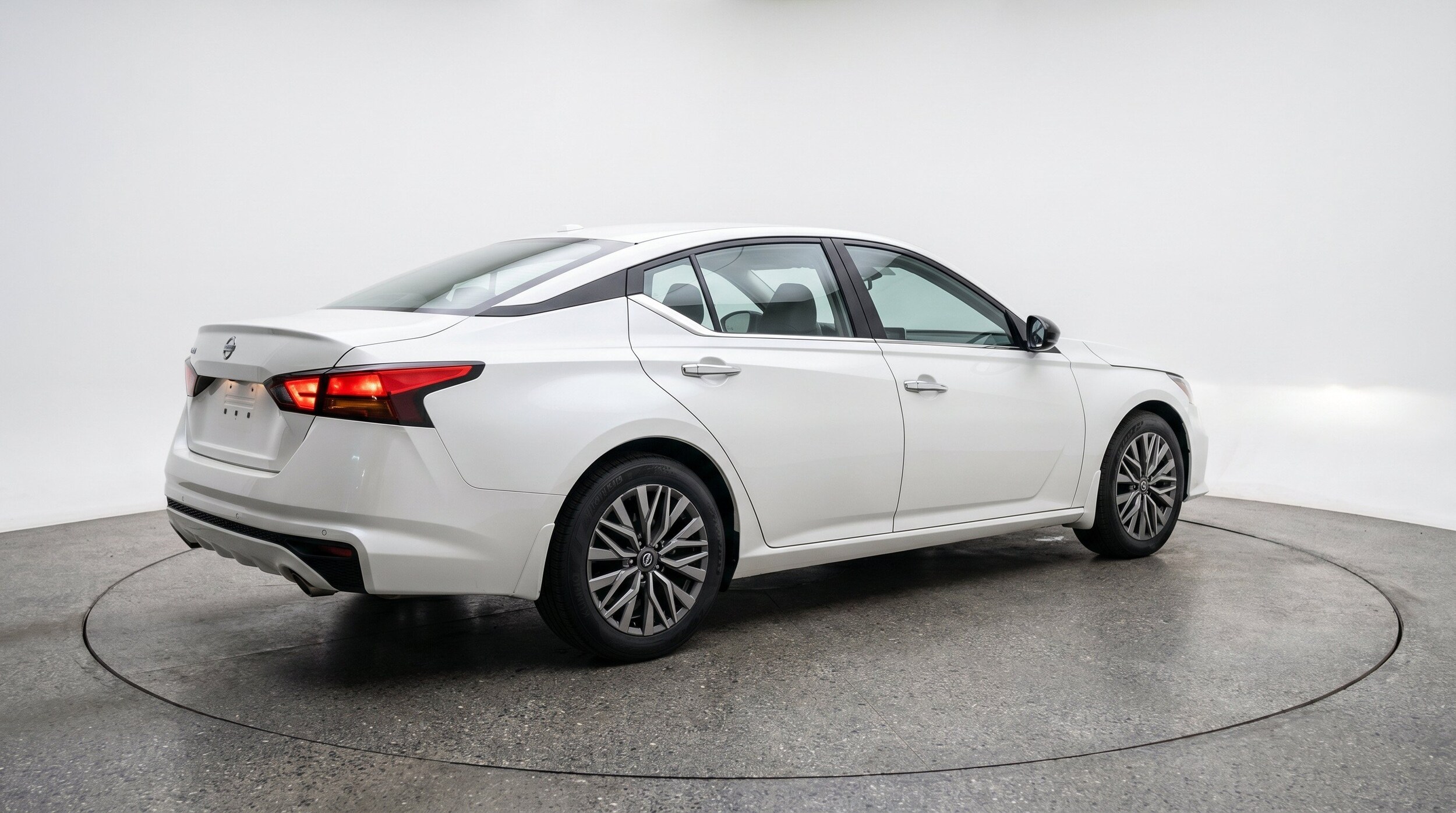 Thumbnail: 2025 Nissan Altima - 9