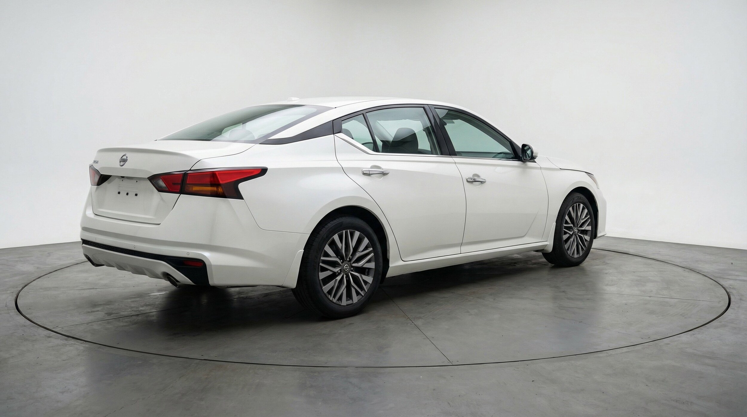 Thumbnail: 2025 Nissan Altima - 9