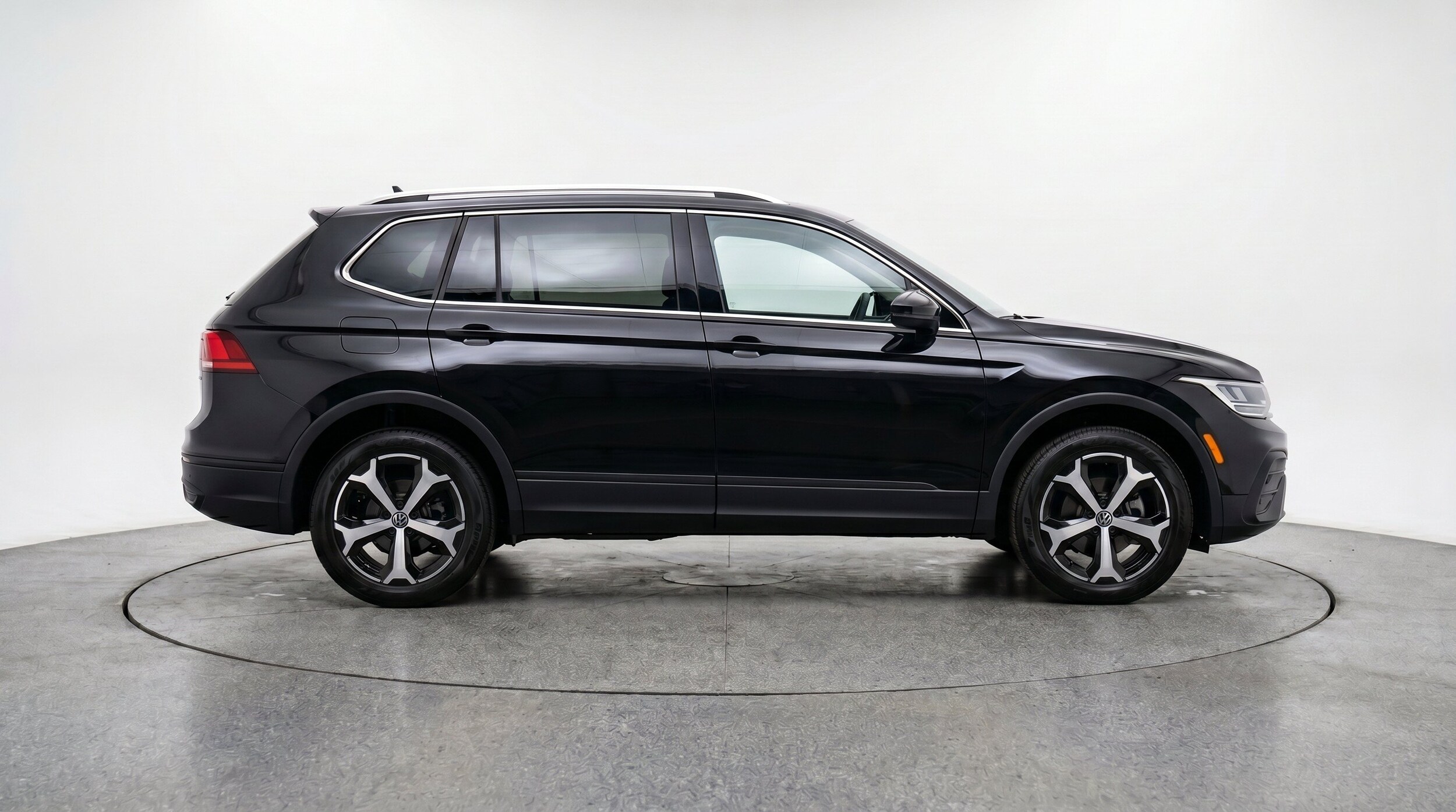 Thumbnail: 2026 Volkswagen Tiguan - 11