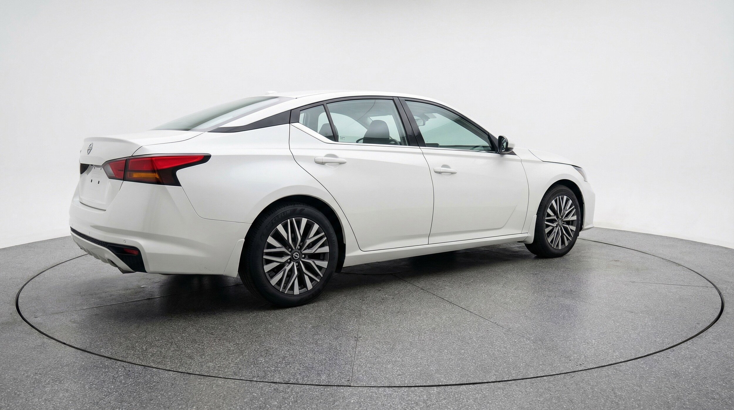 Thumbnail: 2025 Nissan Altima - 9