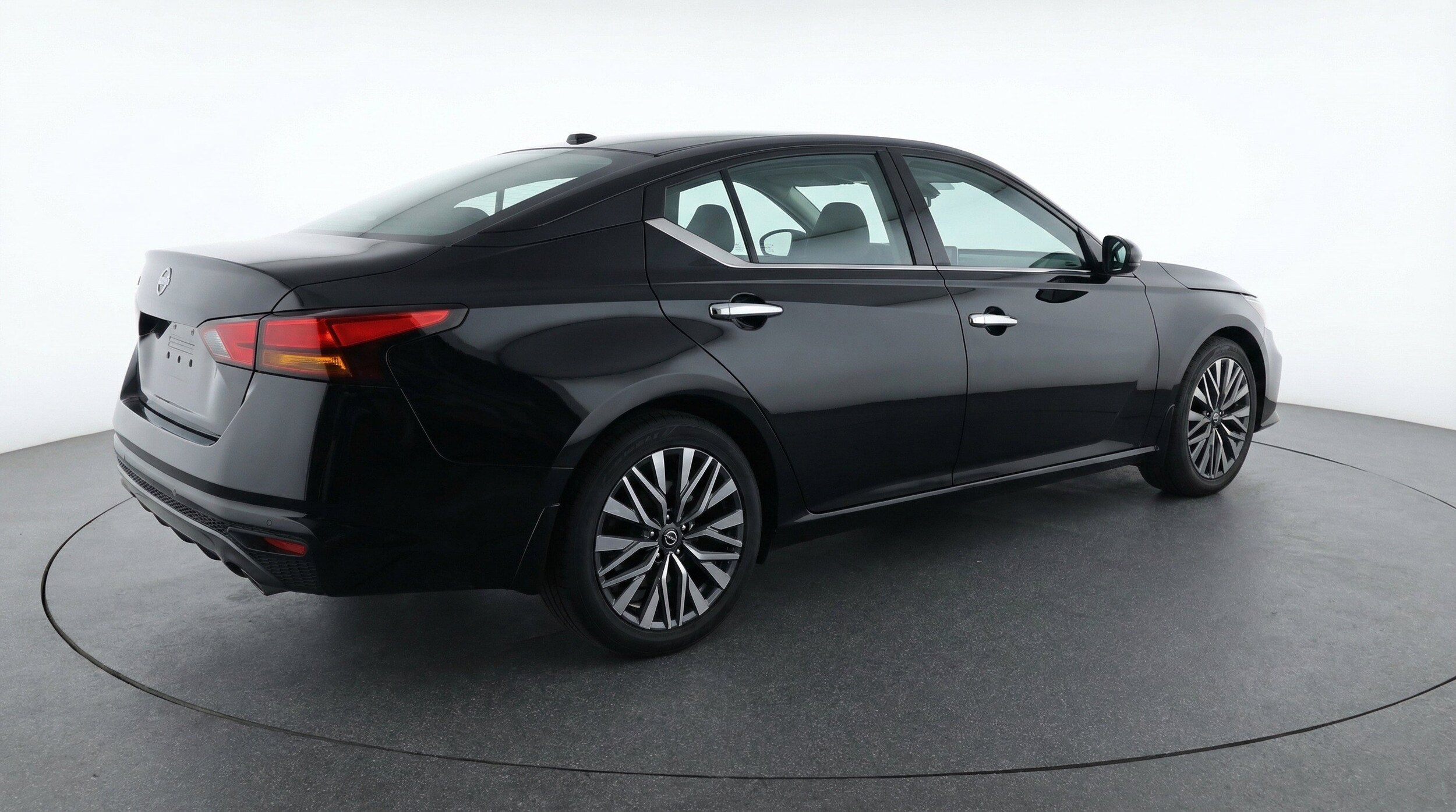 Thumbnail: 2025 Nissan Altima - 9