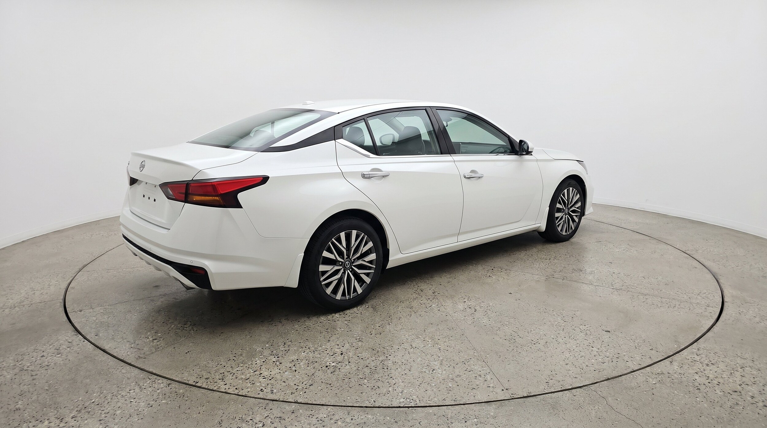 Thumbnail: 2025 Nissan Altima - 9