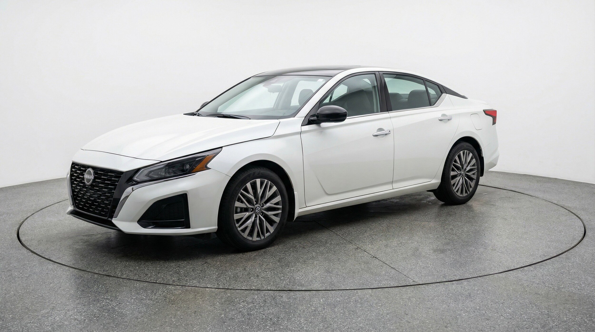 Thumbnail: 2025 Nissan Altima - 3