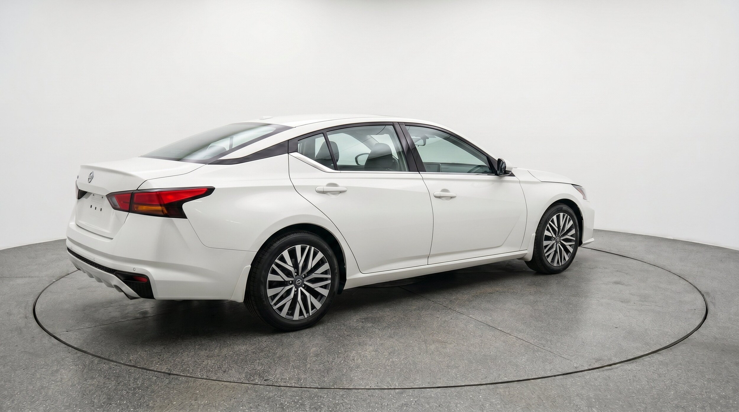 Thumbnail: 2025 Nissan Altima - 9