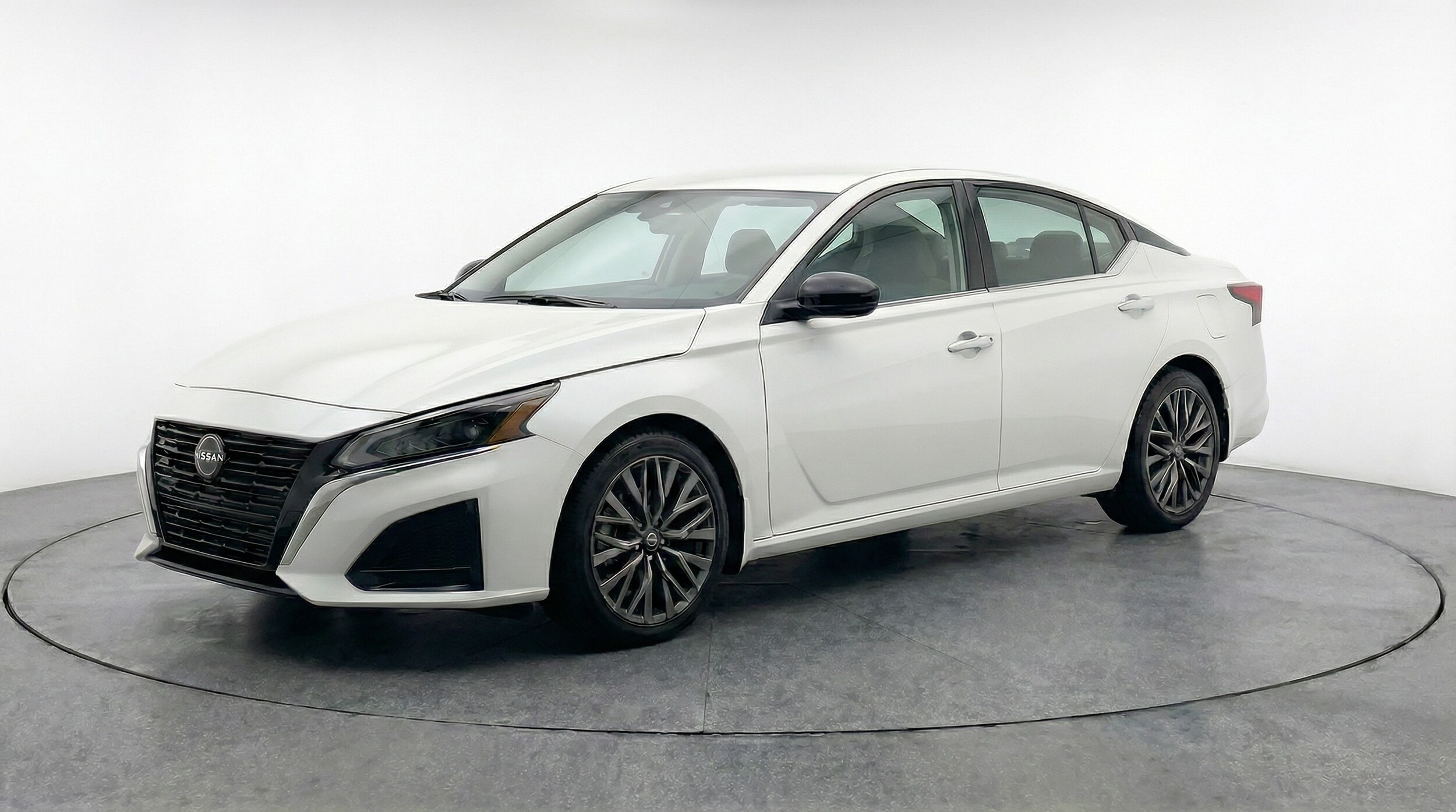 Thumbnail: 2025 Nissan Altima - 3