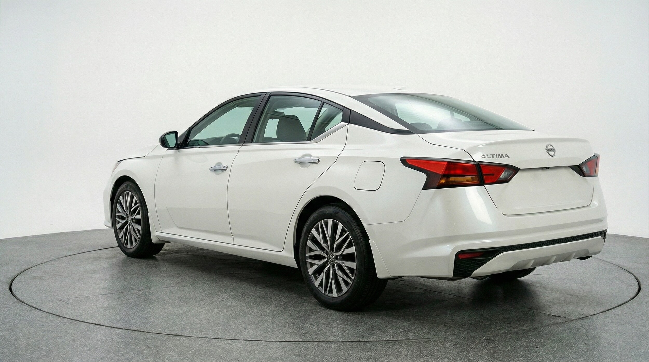 Thumbnail: 2025 Nissan Altima - 5