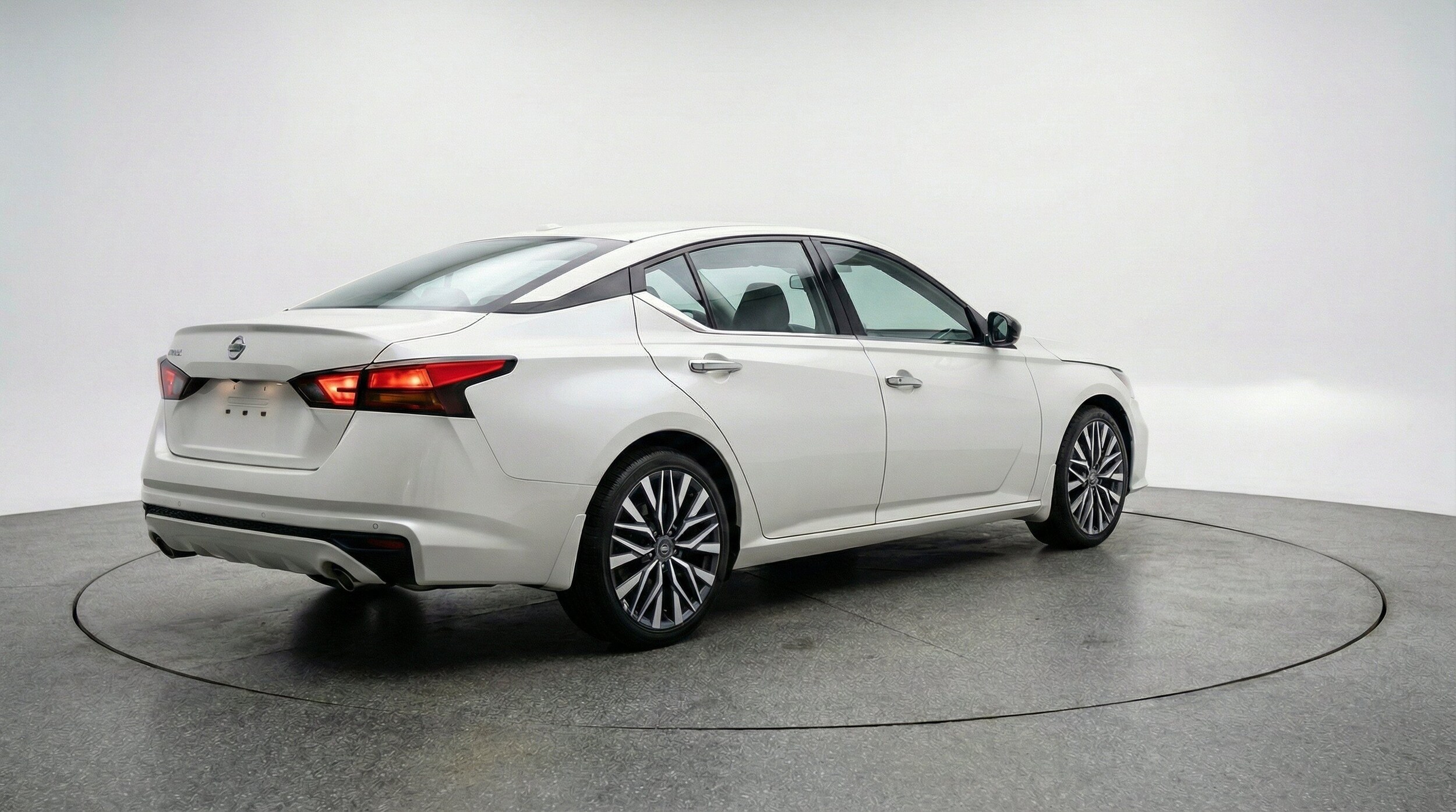 Thumbnail: 2025 Nissan Altima - 9