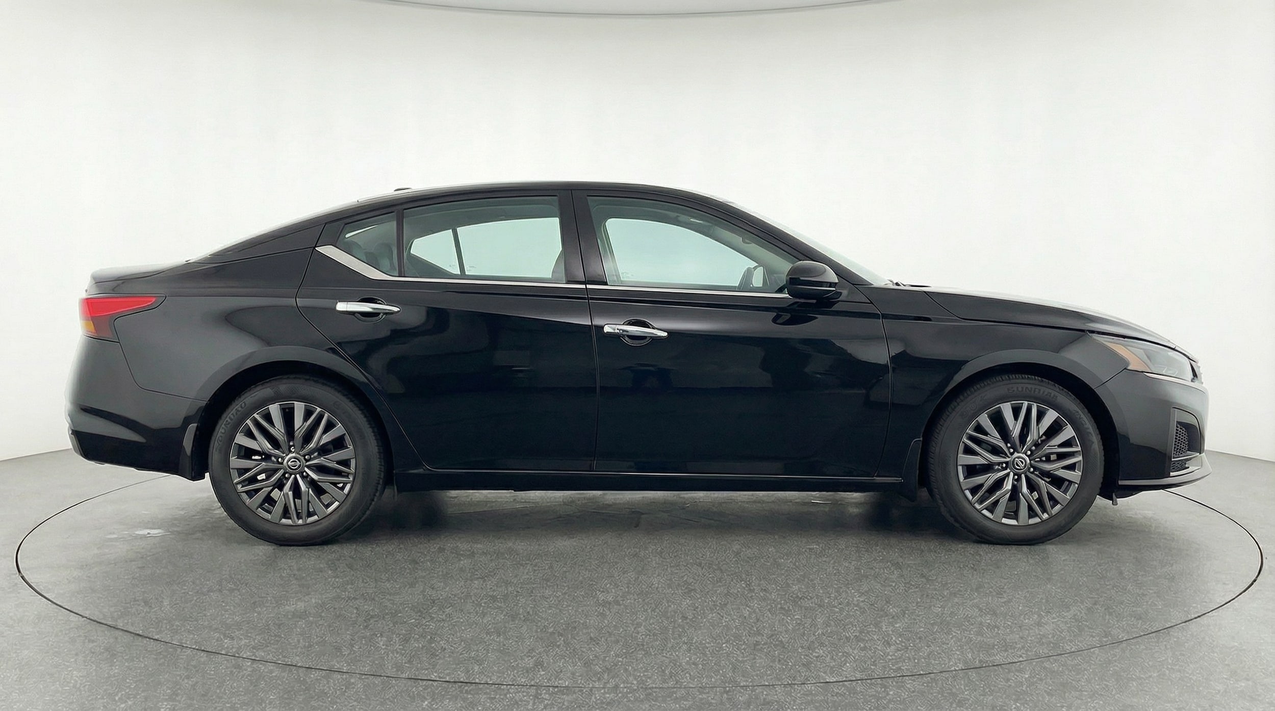 Thumbnail: 2025 Nissan Altima - 8