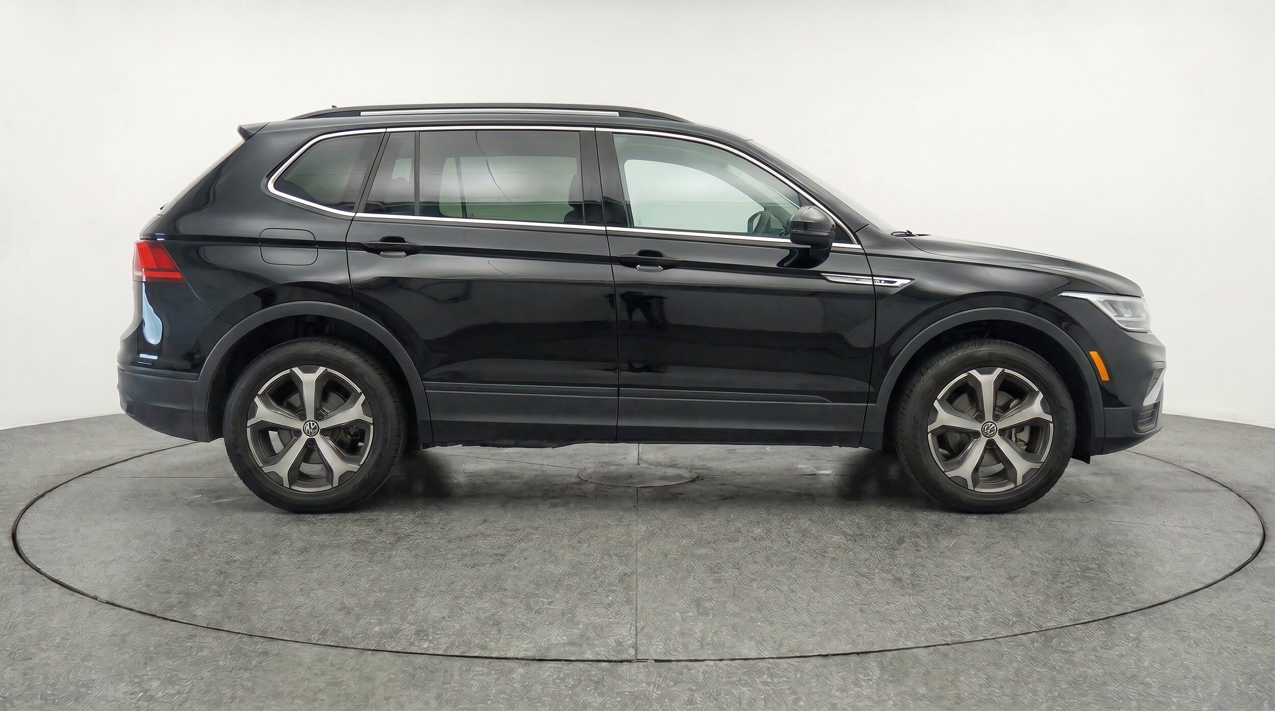 Thumbnail: 2026 Volkswagen Tiguan - 10