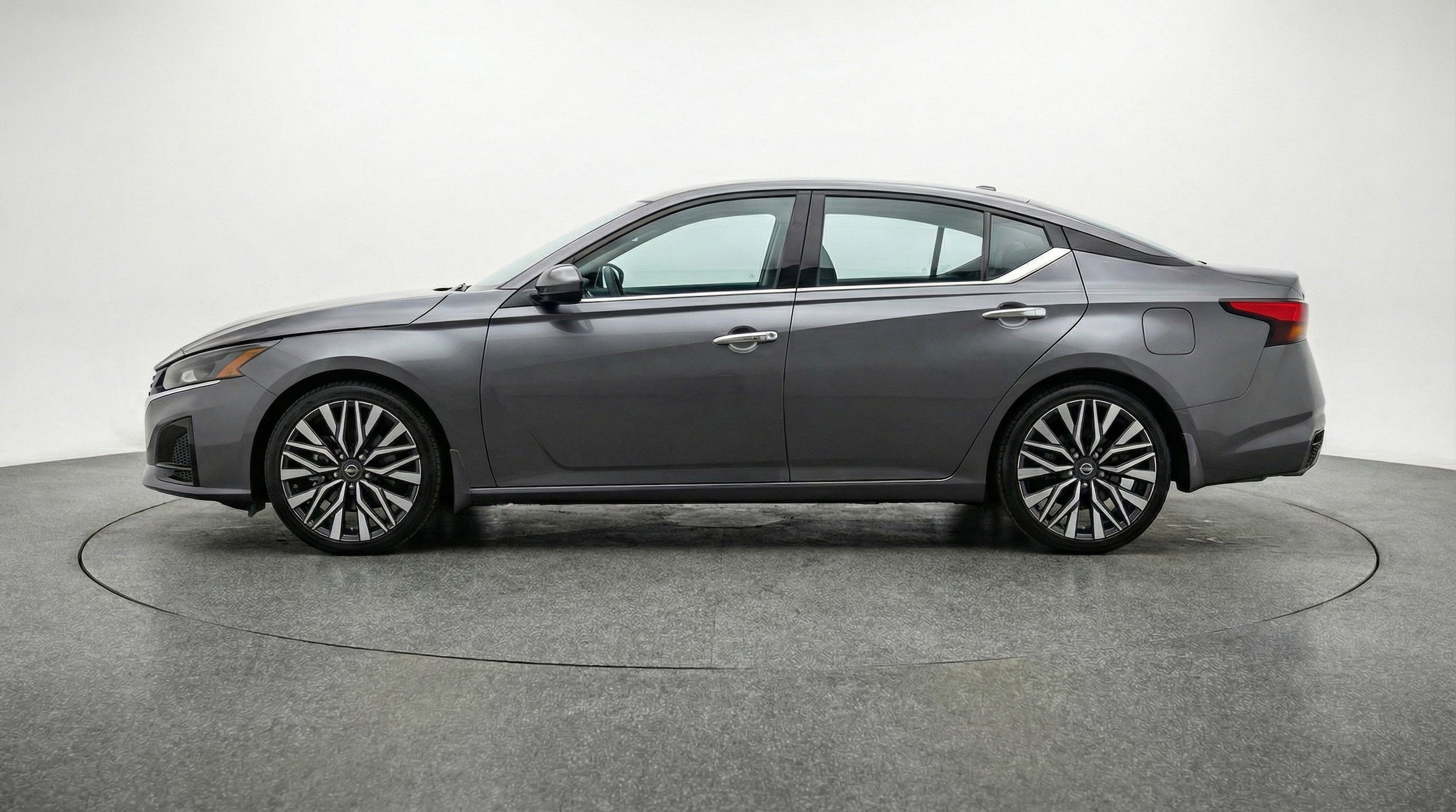 Thumbnail: 2025 Nissan Altima - 5