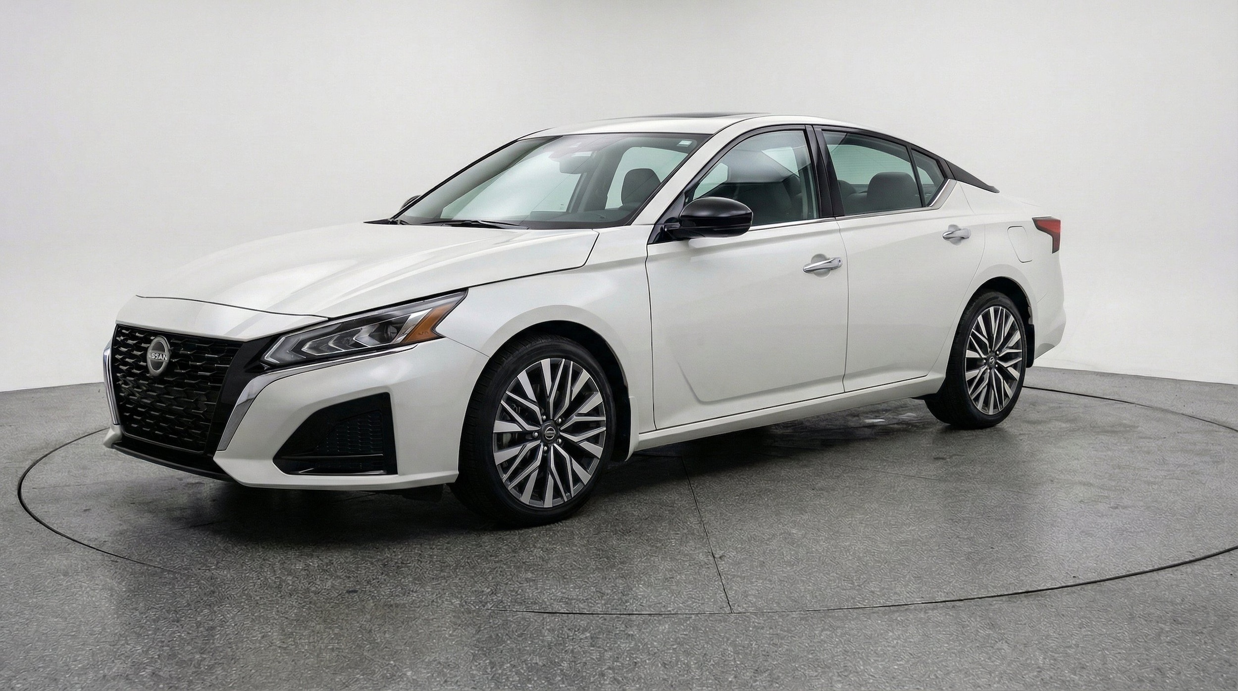 Thumbnail: 2025 Nissan Altima - 3