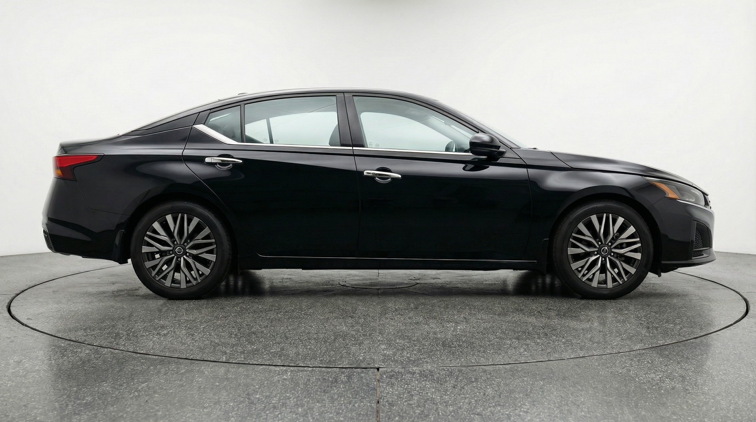 Thumbnail: 2025 Nissan Altima - 8