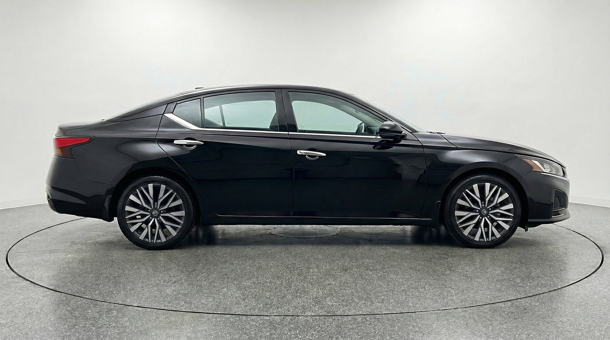 Thumbnail: 2025 Nissan Altima - 11