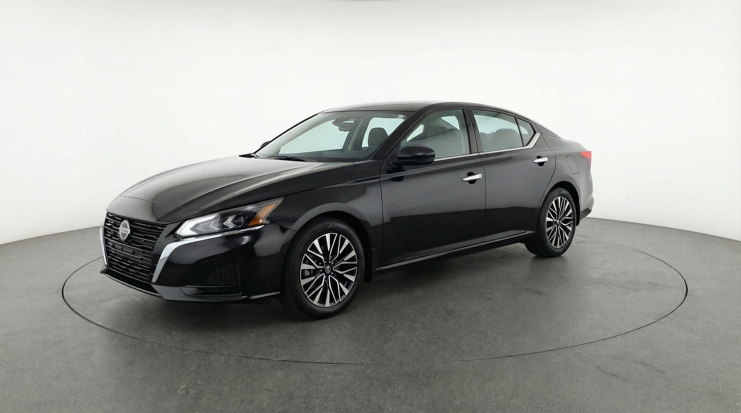 Thumbnail: 2025 Nissan Altima - 3