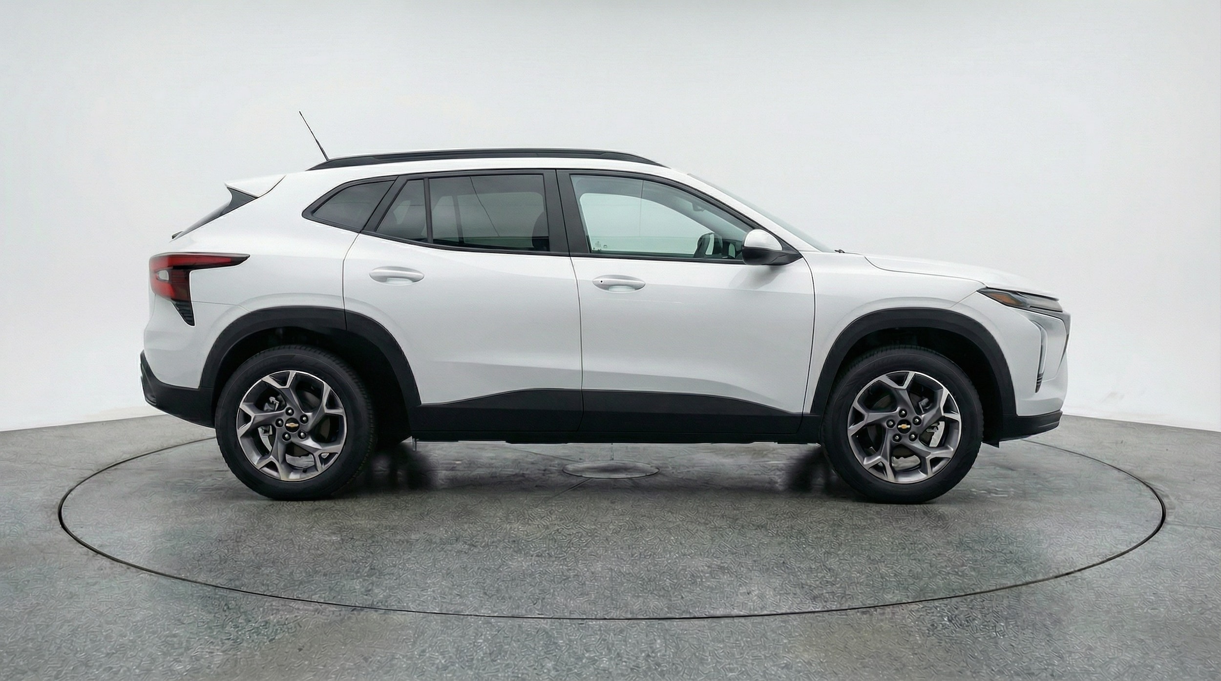 Thumbnail: 2025 Chevrolet Trax - 8