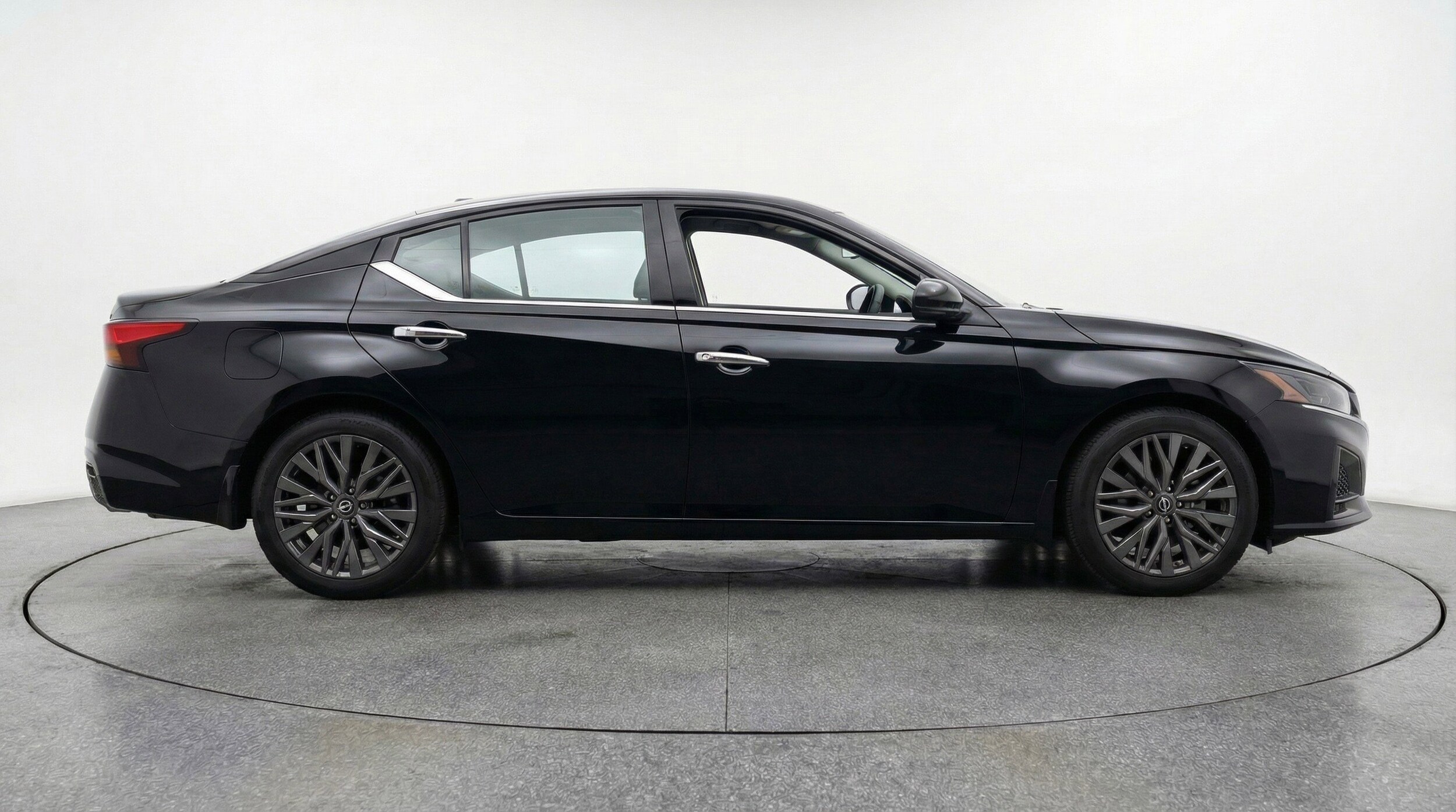 Thumbnail: 2025 Nissan Altima - 11