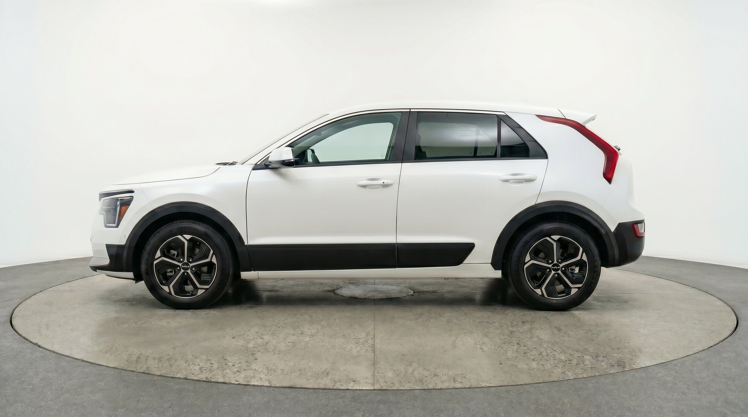 Thumbnail: 2026 Kia Niro - 5