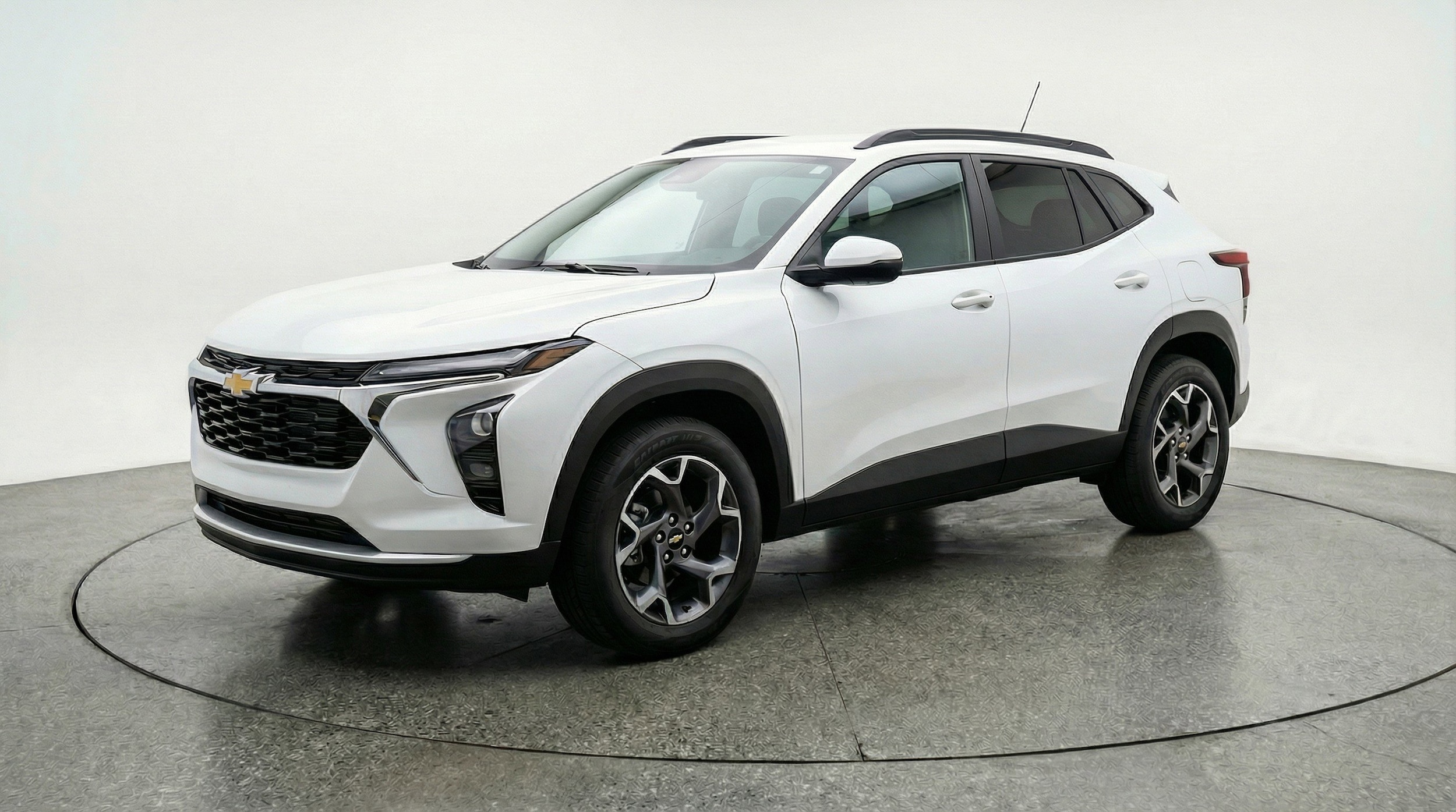 Thumbnail: 2025 Chevrolet Trax - 3