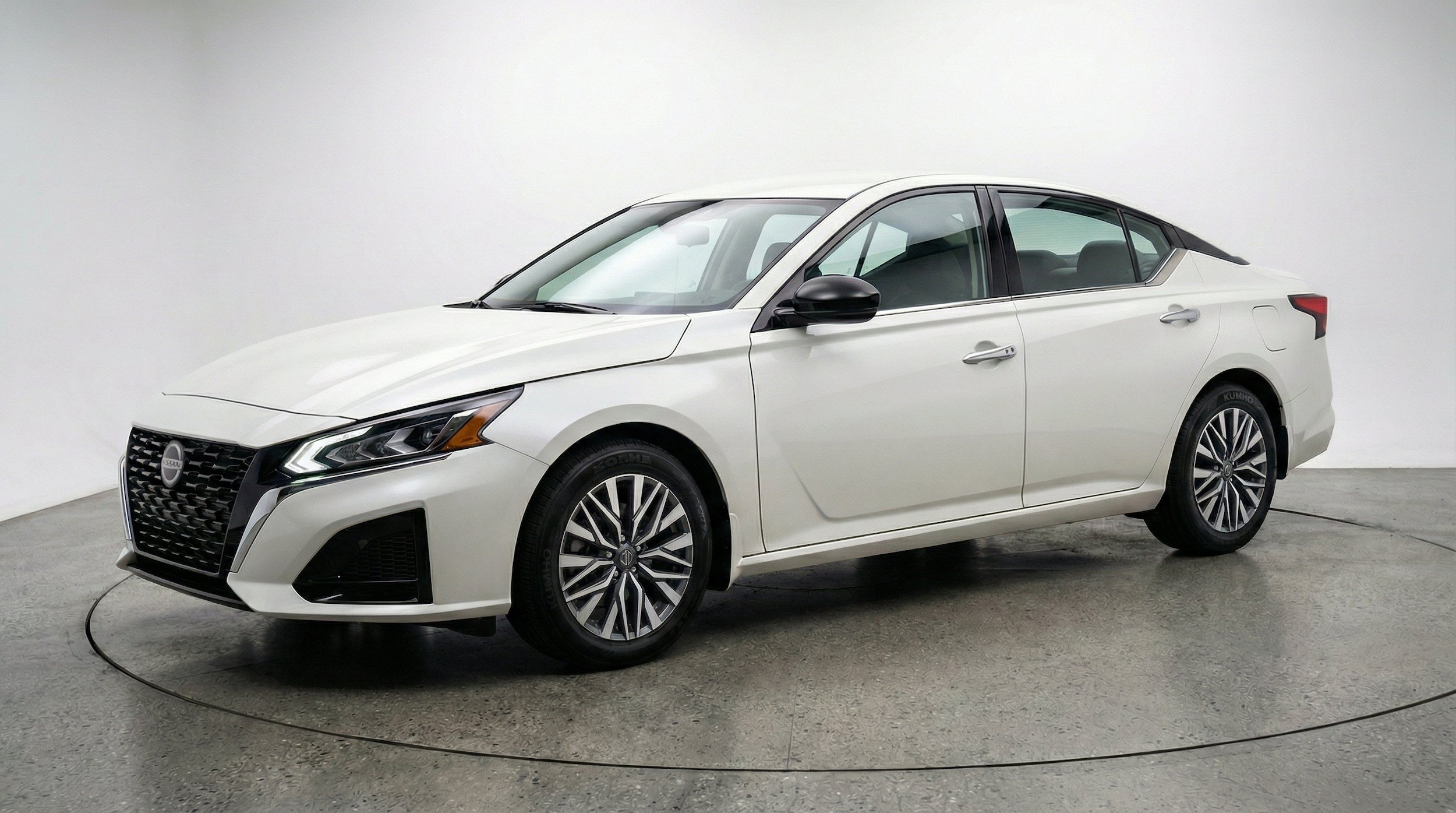 Thumbnail: 2025 Nissan Altima - 3