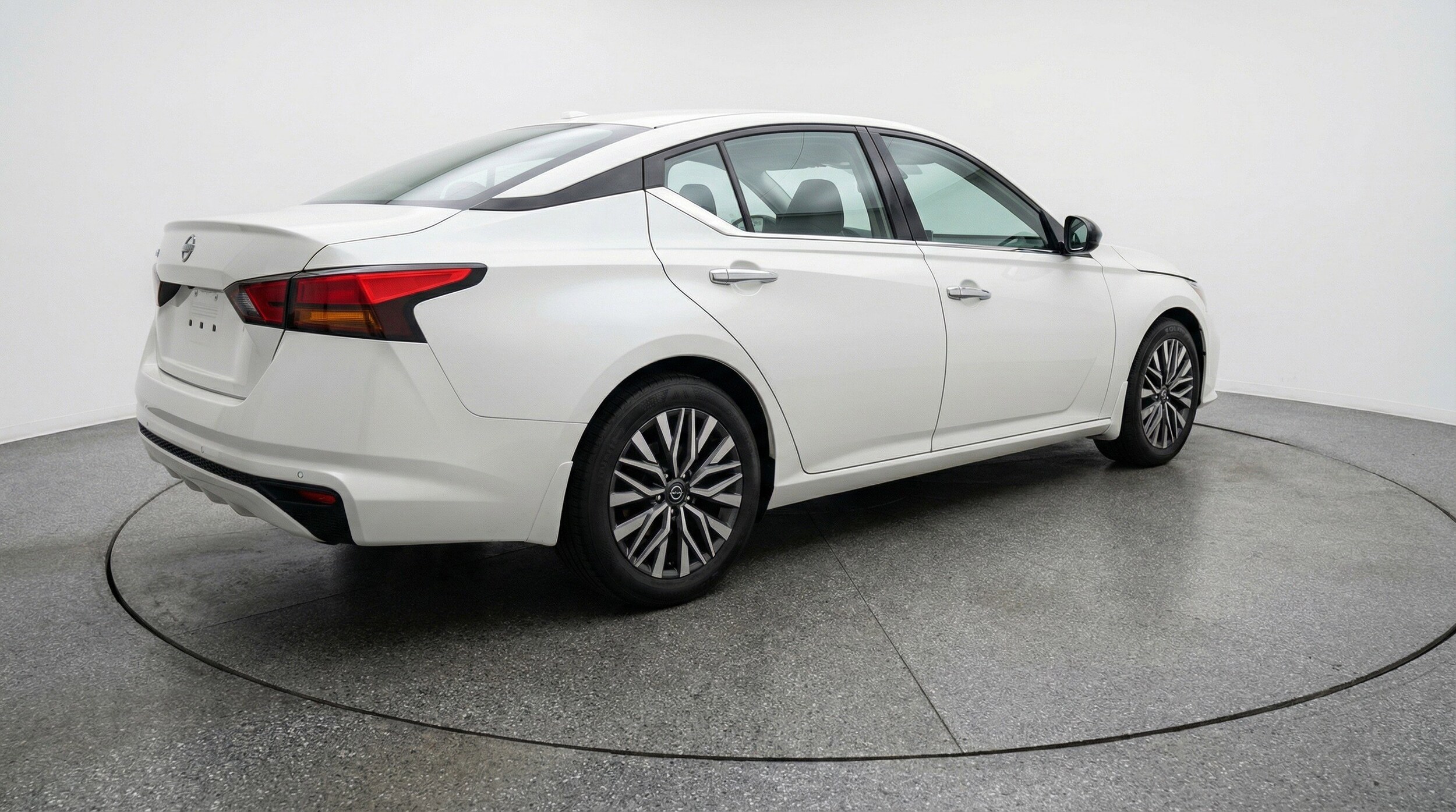 Thumbnail: 2025 Nissan Altima - 9