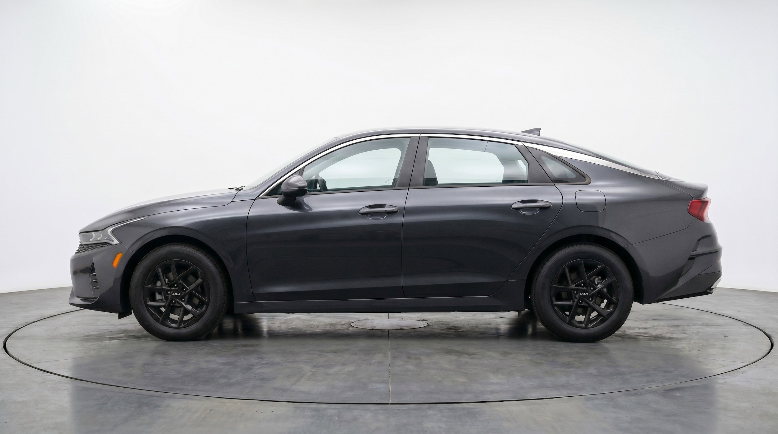 Thumbnail: 2025 Kia K5 - 5