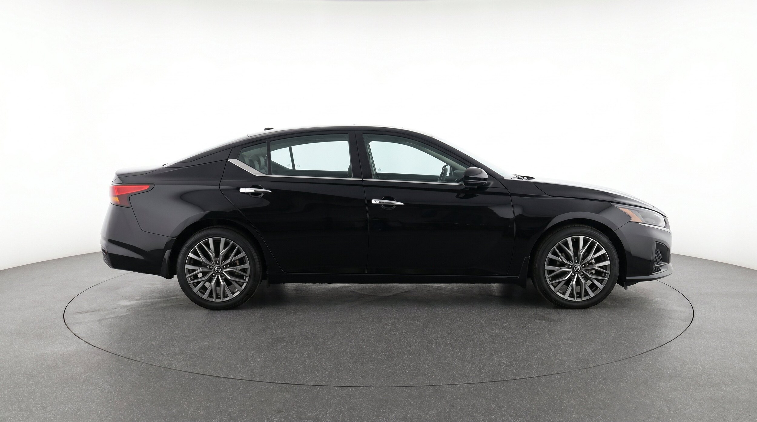 Thumbnail: 2025 Nissan Altima - 10