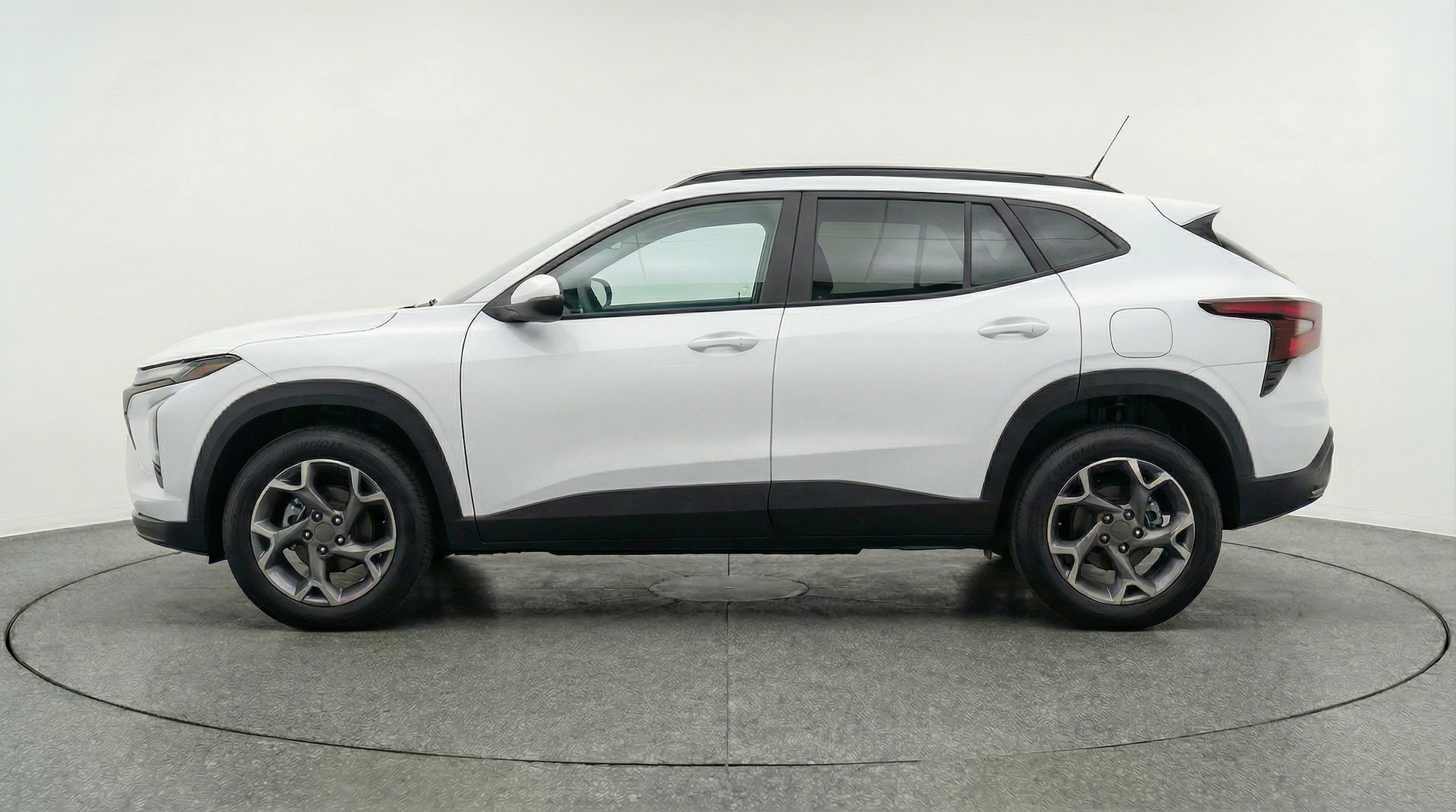 Thumbnail: 2025 Chevrolet Trax - 4