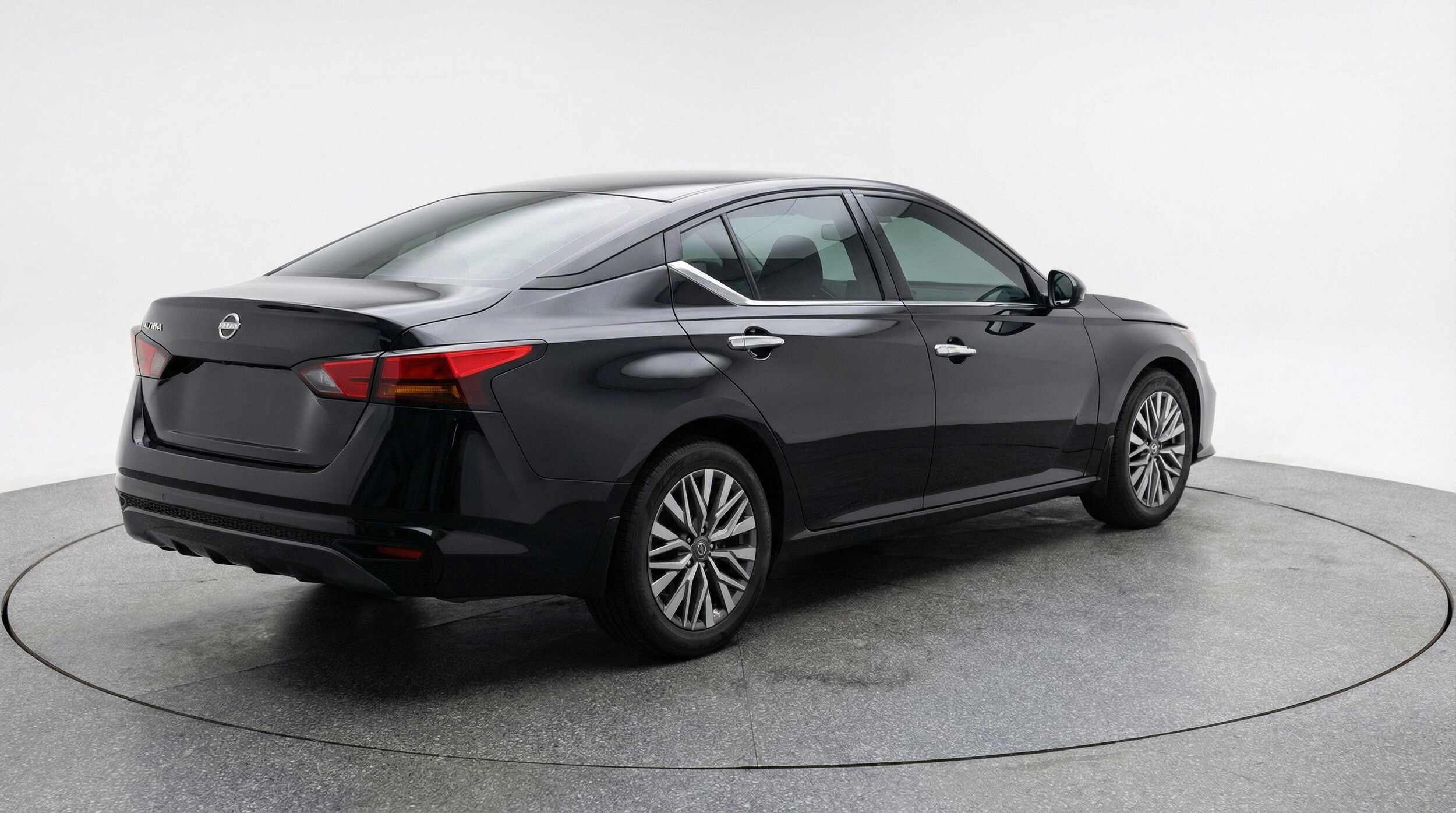 Thumbnail: 2025 Nissan Altima - 9