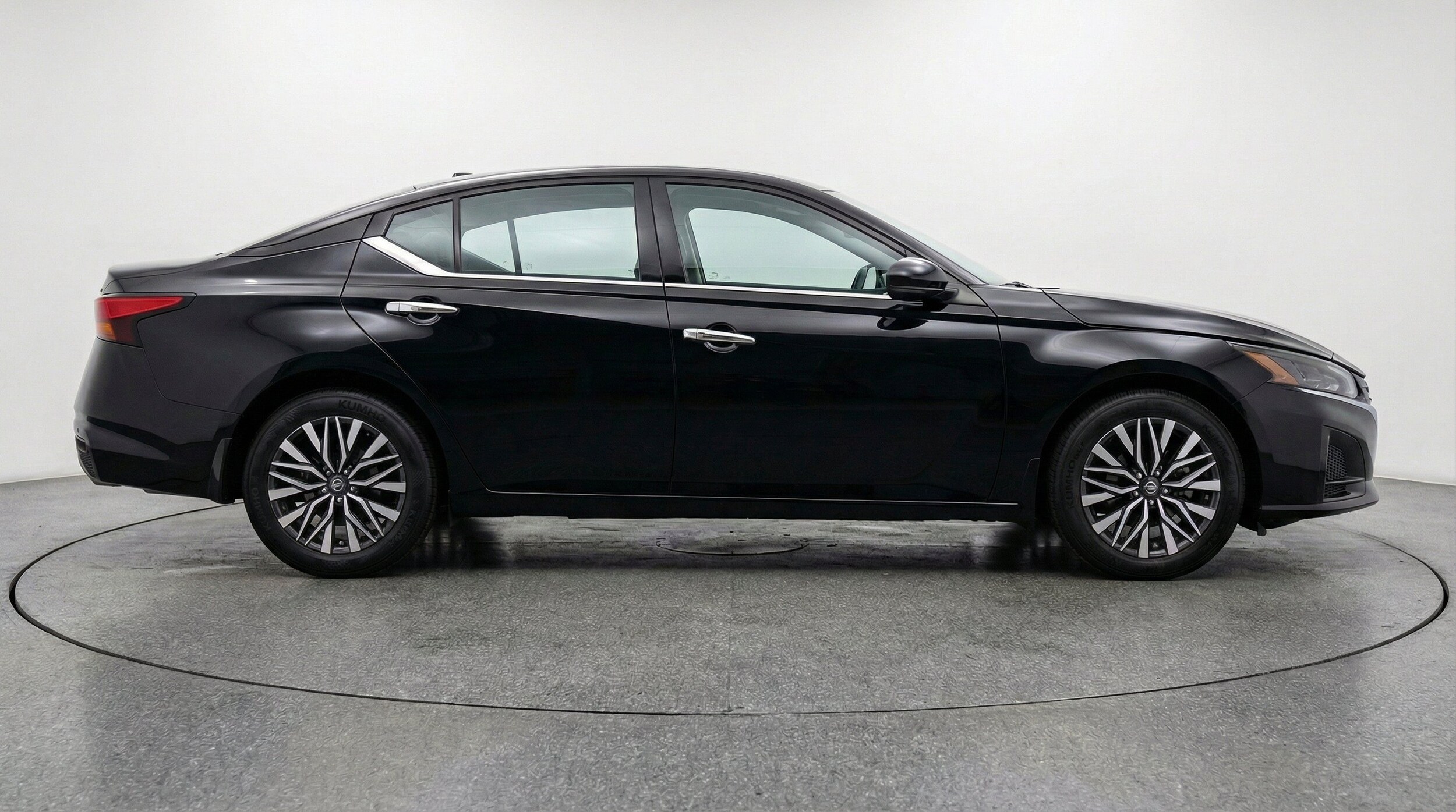 Thumbnail: 2025 Nissan Altima - 11