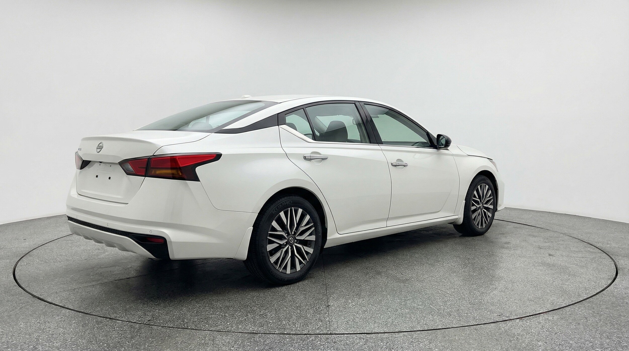 Thumbnail: 2025 Nissan Altima - 9