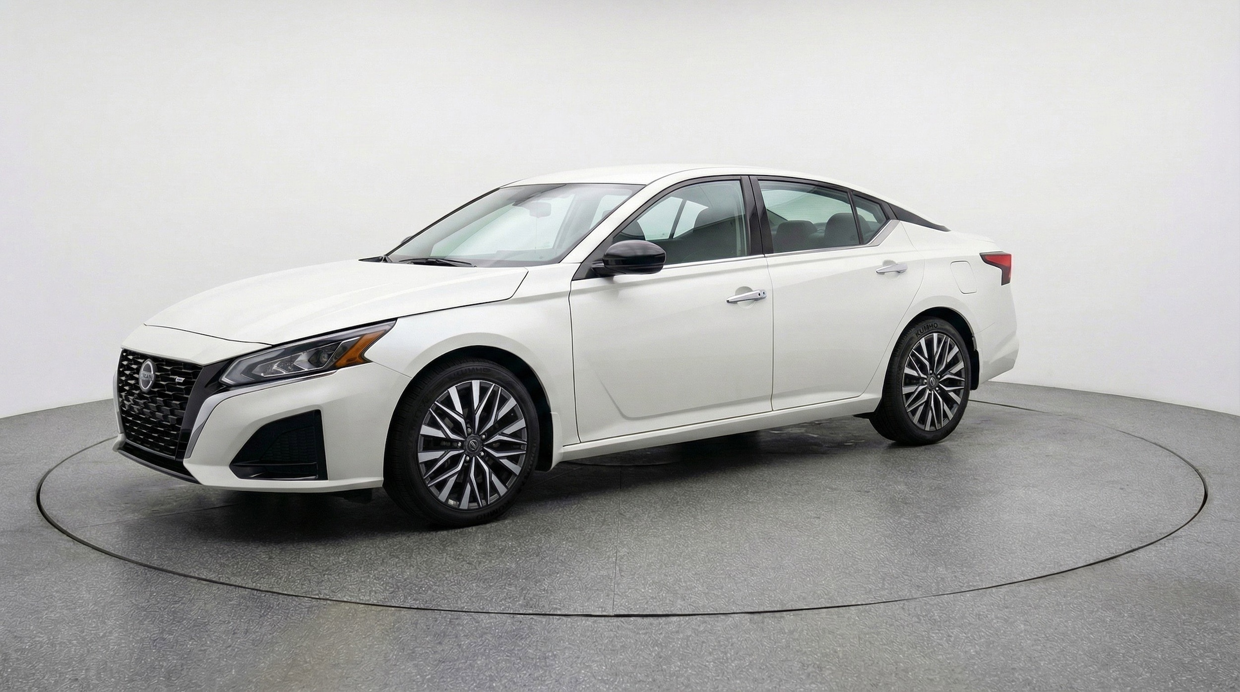 Thumbnail: 2025 Nissan Altima - 3