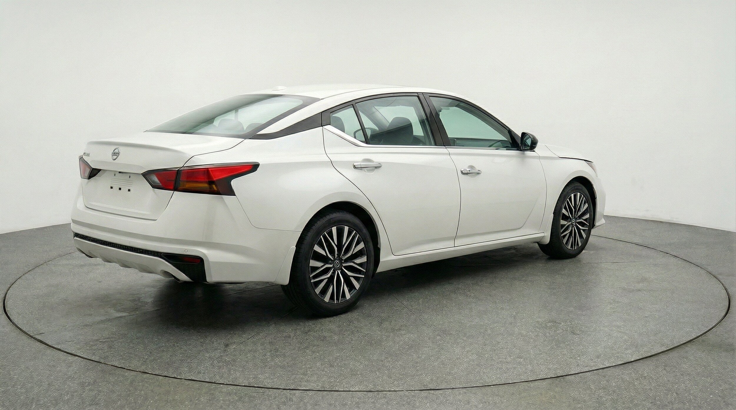 Thumbnail: 2025 Nissan Altima - 9