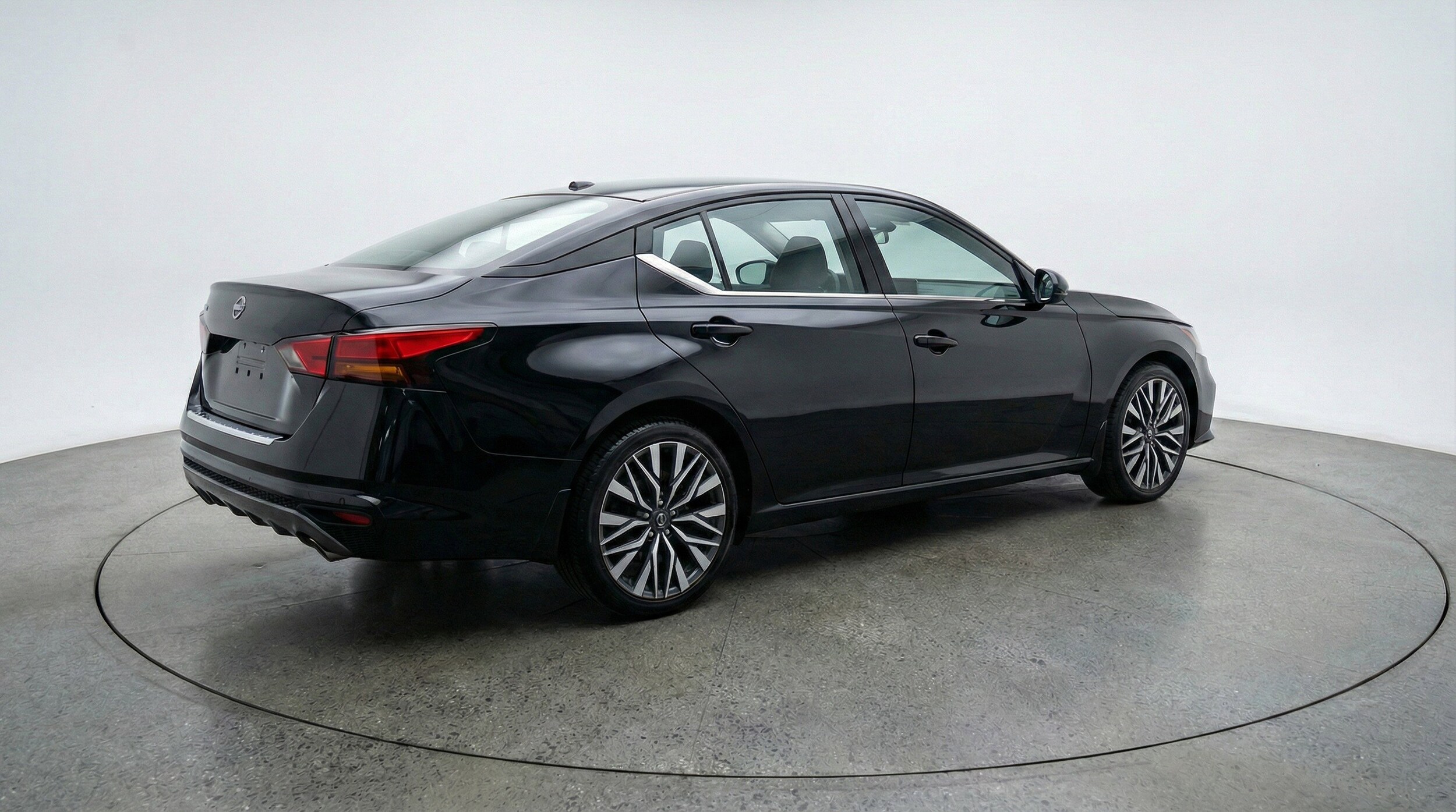 Thumbnail: 2025 Nissan Altima - 9