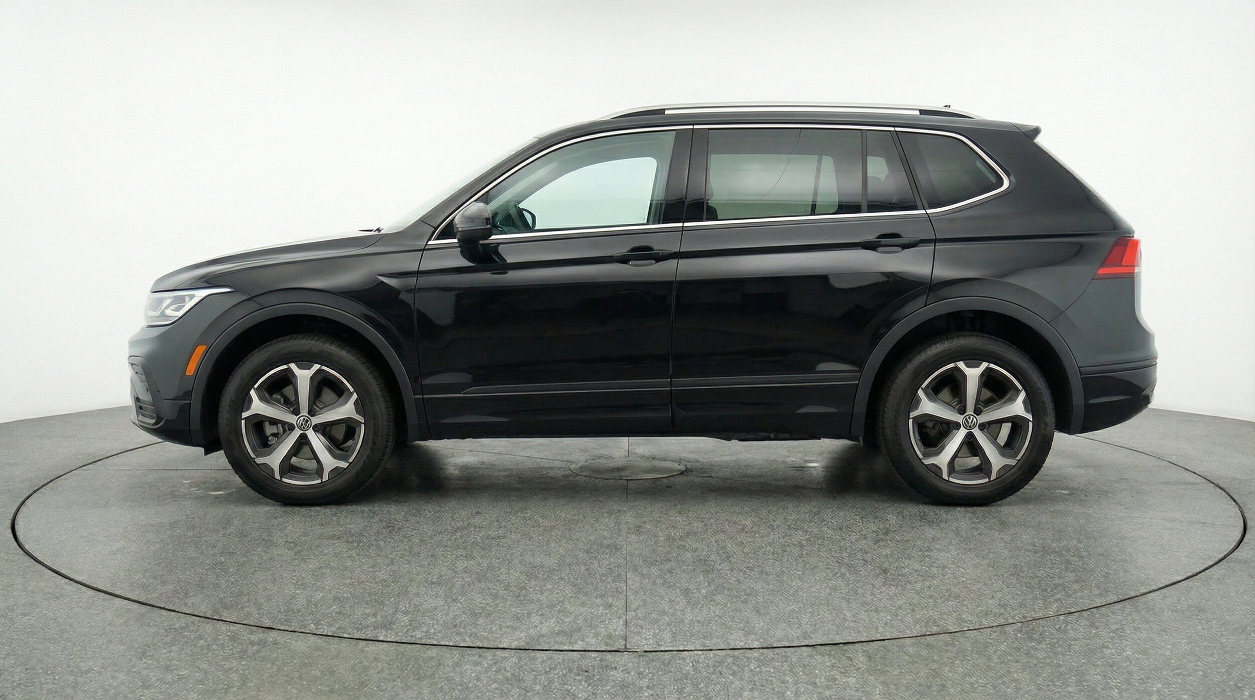 Thumbnail: 2026 Volkswagen Tiguan - 5